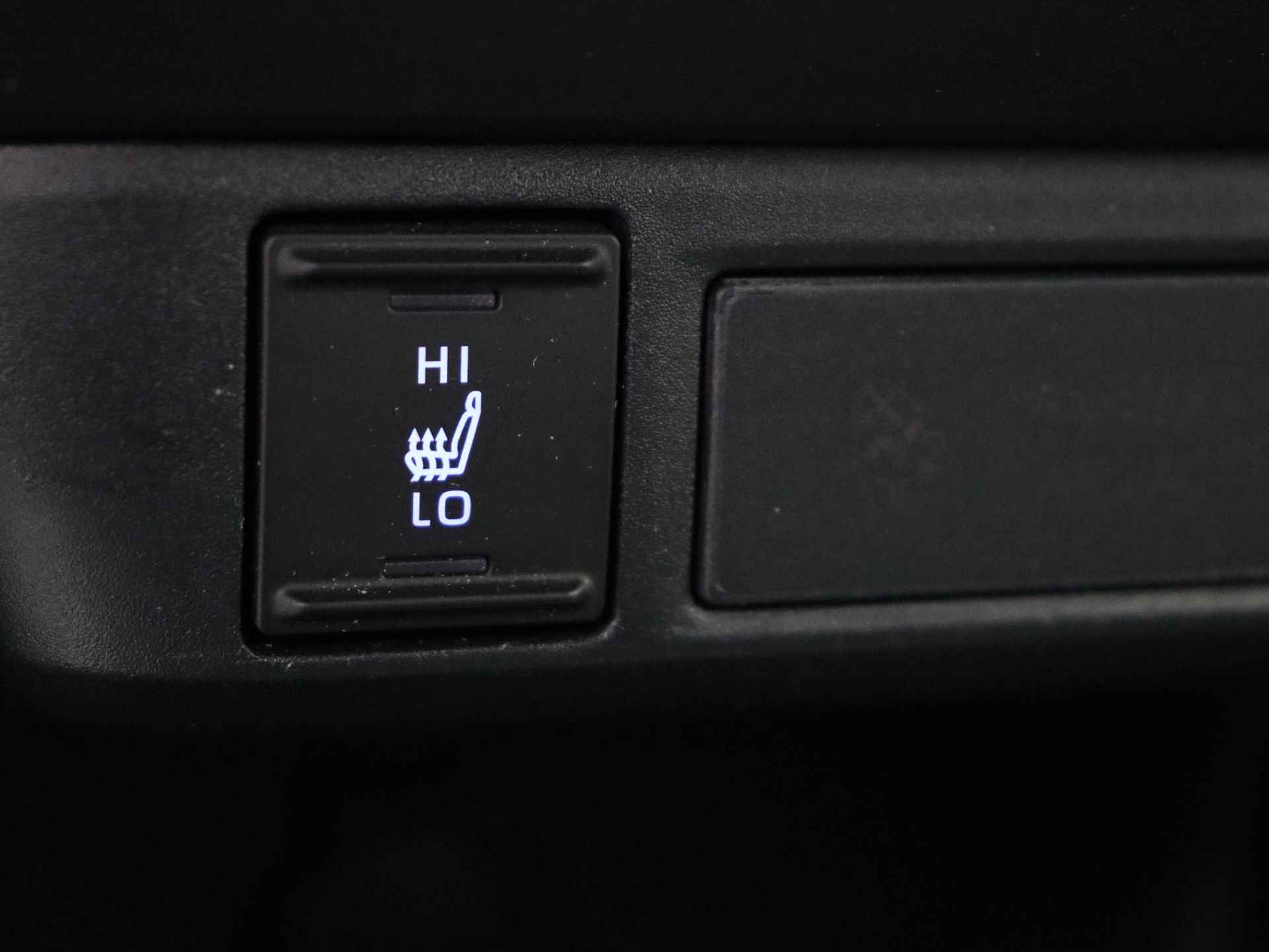 Toyota Yaris 1.5 Hybrid Dynamic Limited I Apple Carplay/Android Auto I Climate Control I Cruise Control Adaptief I Camera I Stoelverwarming | Dealer Onderhouden I Keyless Entry/Start I USB I - 34/46