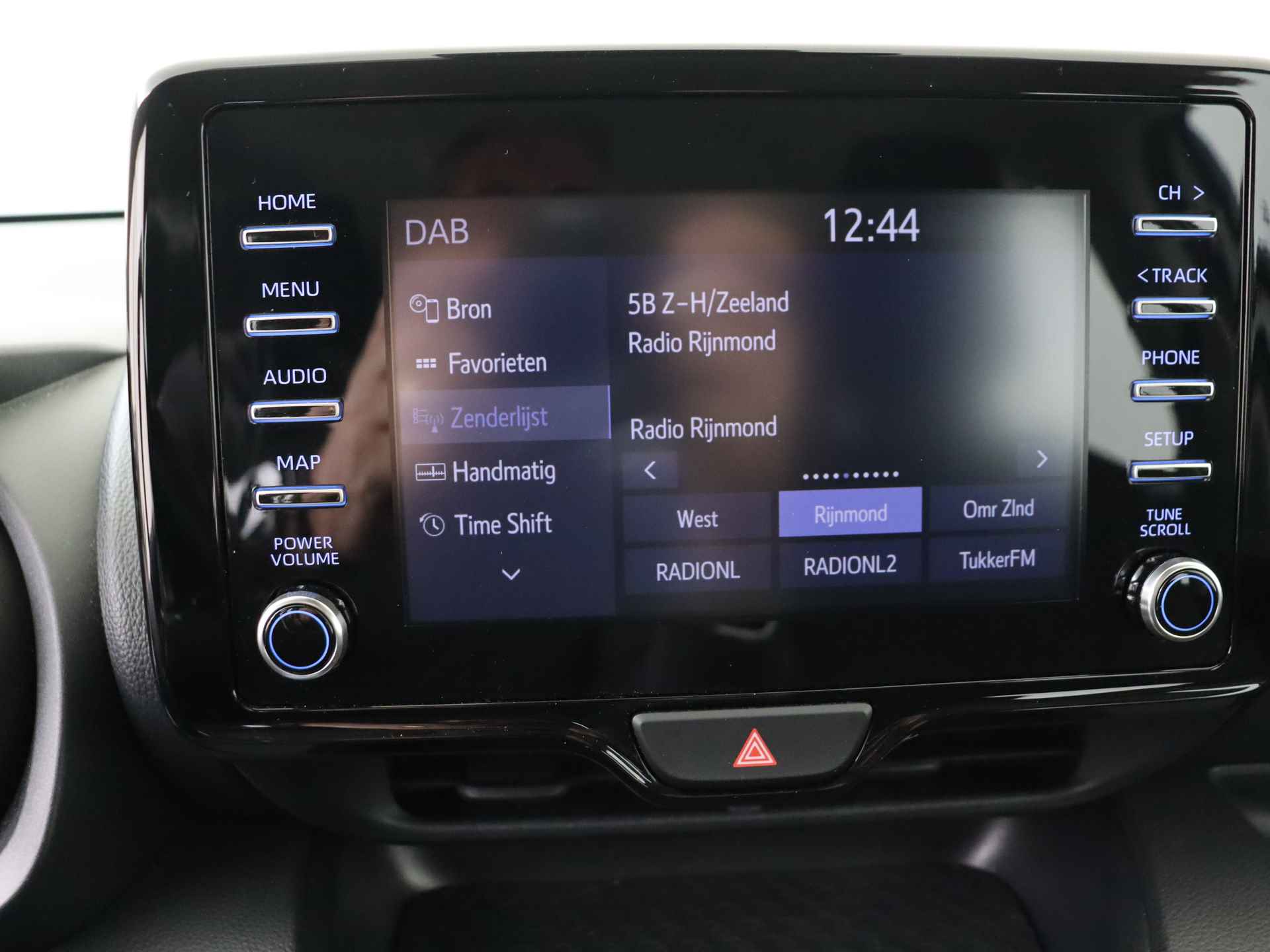 Toyota Yaris 1.5 Hybrid Dynamic Limited I Apple Carplay/Android Auto I Climate Control I Cruise Control Adaptief I Camera I Stoelverwarming | Dealer Onderhouden I Keyless Entry/Start I USB I - 44/46