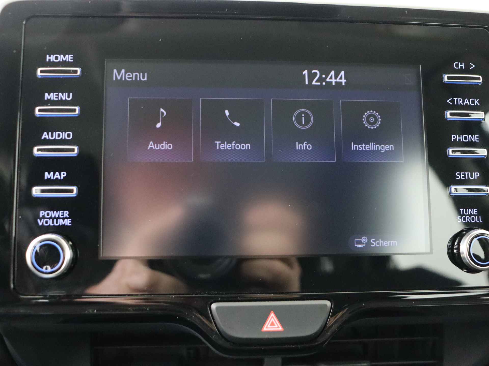 Toyota Yaris 1.5 Hybrid Dynamic Limited I Apple Carplay/Android Auto I Climate Control I Cruise Control Adaptief I Camera I Stoelverwarming | Dealer Onderhouden I Keyless Entry/Start I USB I - 45/46