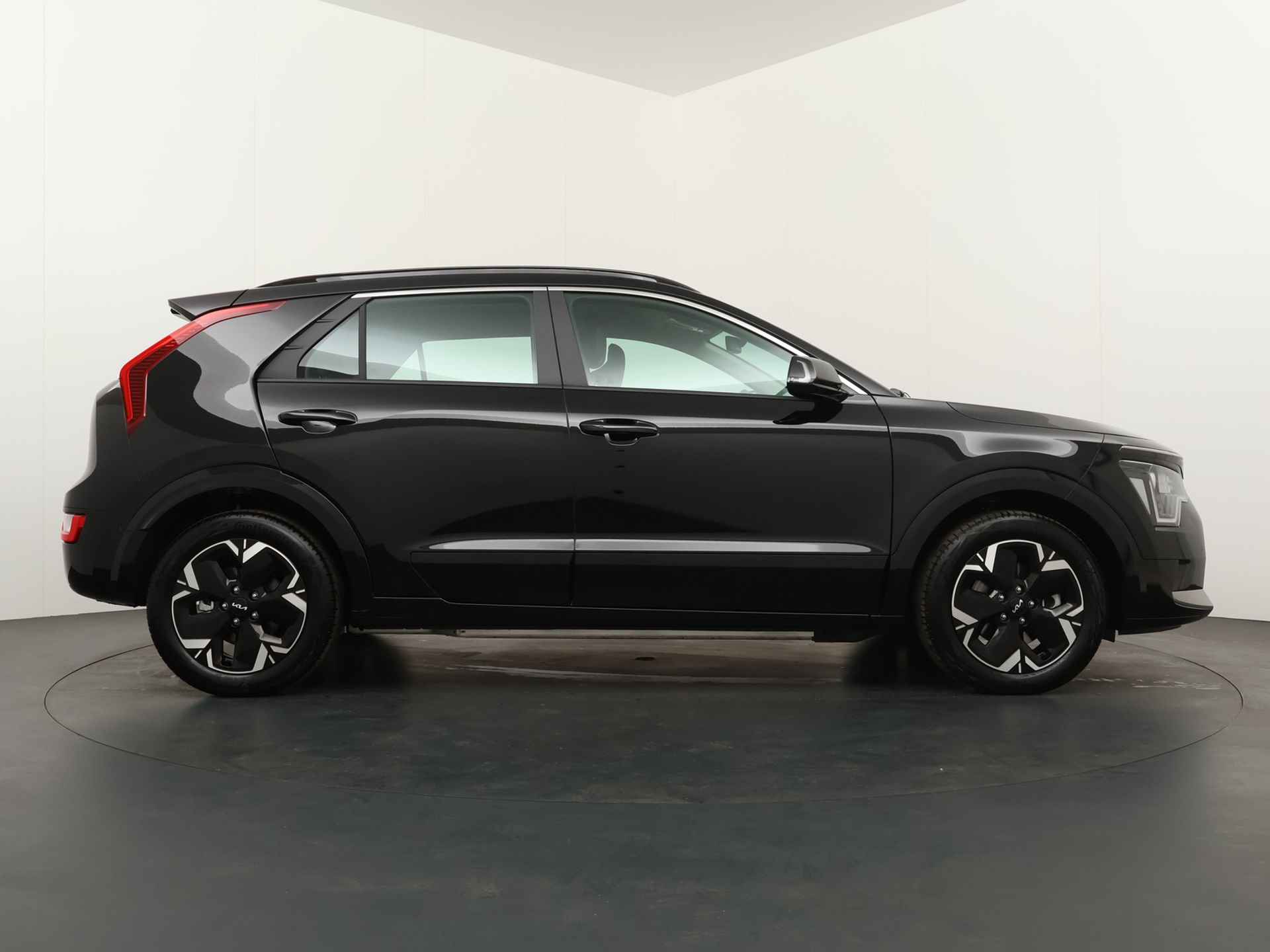 Kia Niro EV DynamicLine 64.8 kWh - Navigatie - Parkeersensoren voor en achter - Adaptieve cruise control - Fabrieksgarantie tot 11-2030 - 10/46