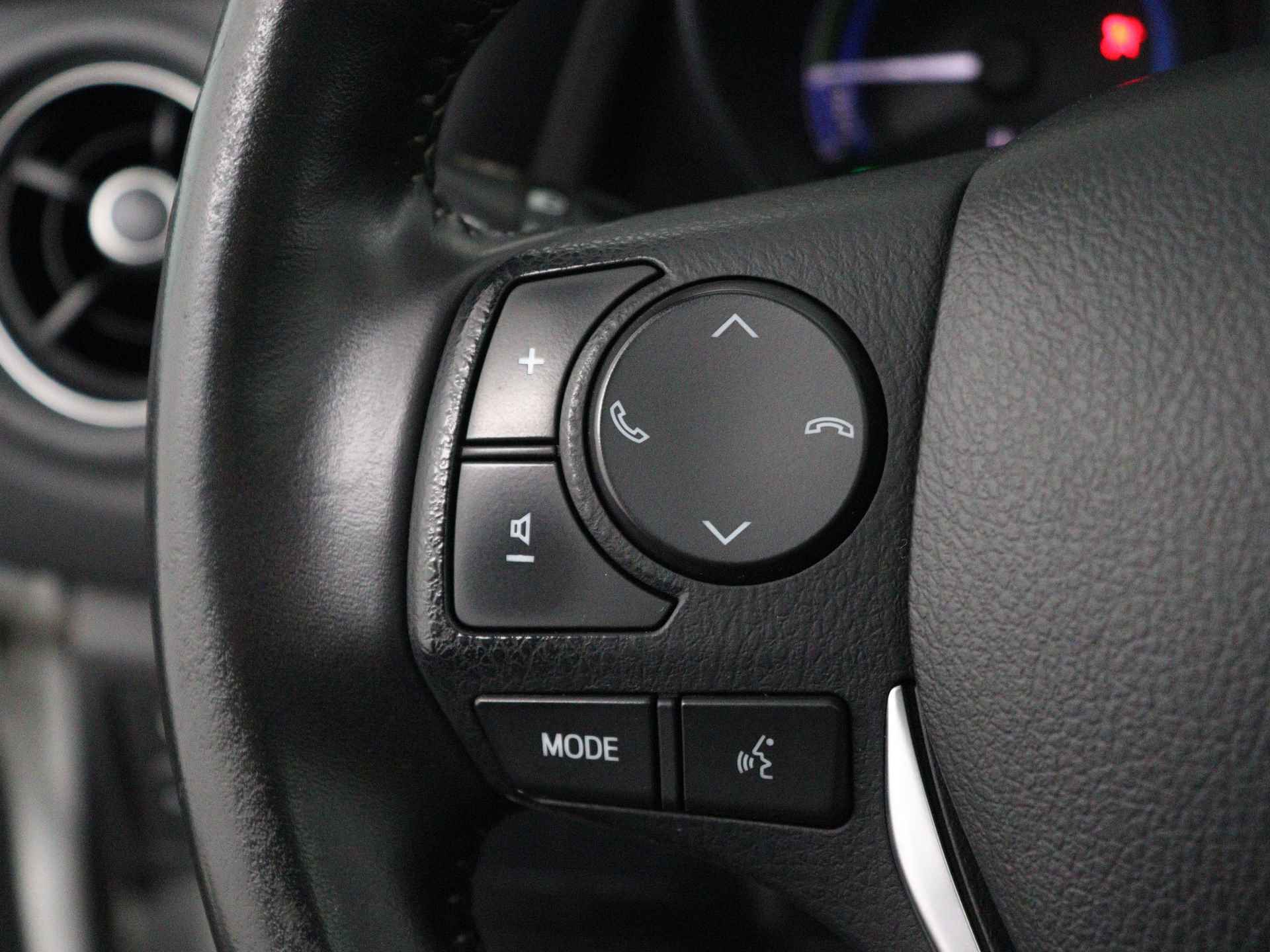 Toyota Auris Touring Sports 1.8 Hybrid Trend | Panoramadak | Navigatie | Camera | LM Velgen | - 22/42
