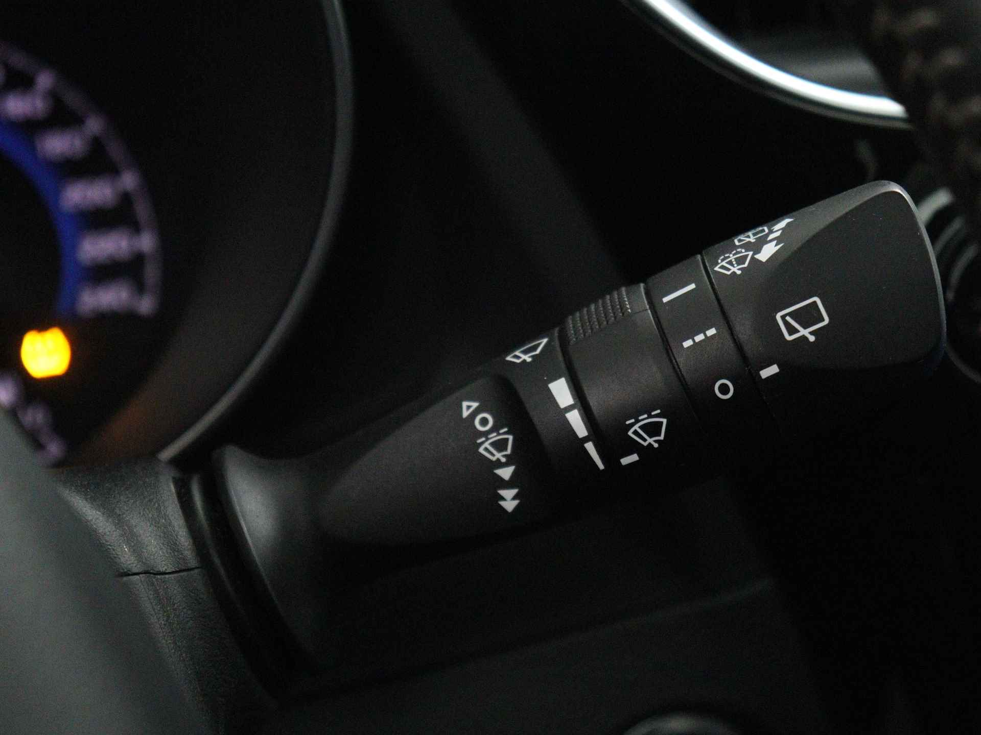 Toyota Auris Touring Sports 1.8 Hybrid Trend | Panoramadak | Navigatie | Camera | LM Velgen | - 25/42