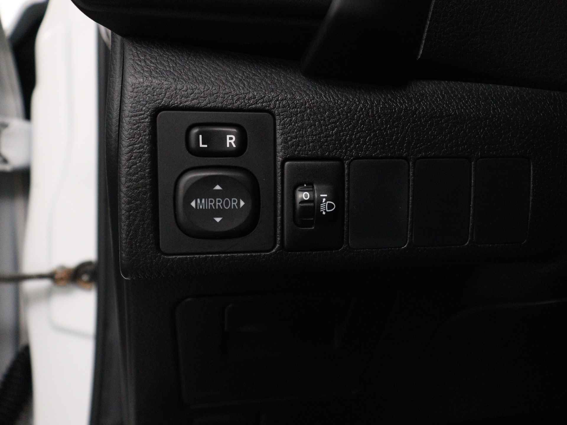 Toyota Auris Touring Sports 1.8 Hybrid Trend | Panoramadak | Navigatie | Camera | LM Velgen | - 34/42