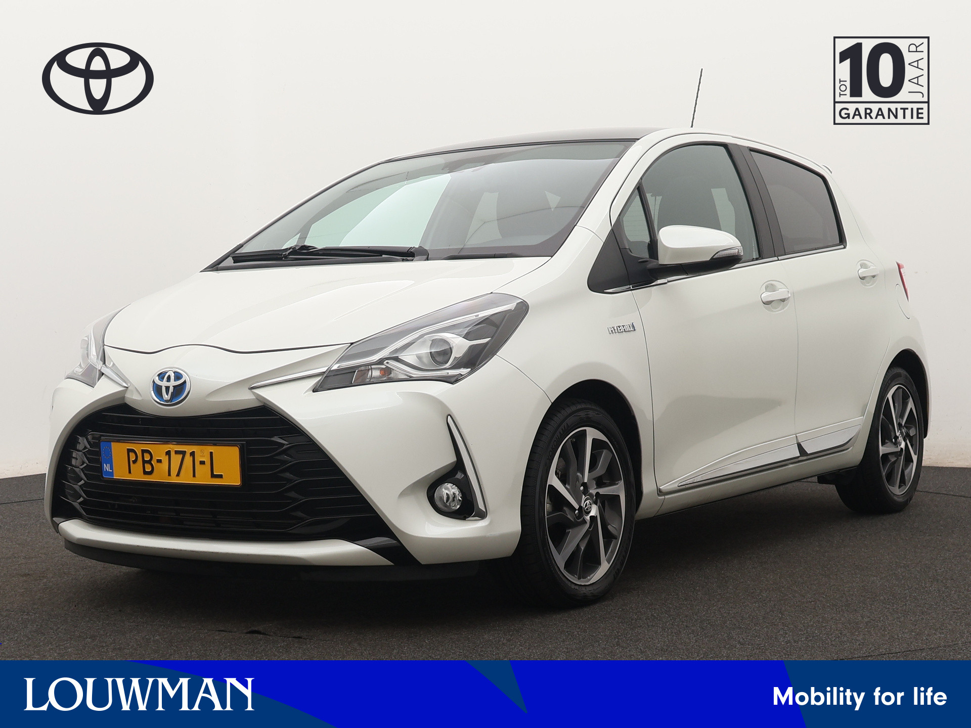 Toyota Yaris 1.5 Hybrid Premium | Navigatie | Panoramadak | Half lederen bekleding |