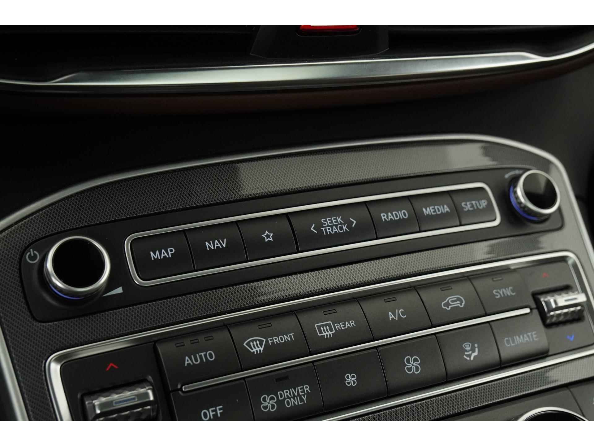 Hyundai Santa Fe 1.6 T-GDI PHEV Premium | Panoramadak | Zondag Open! - 13/58