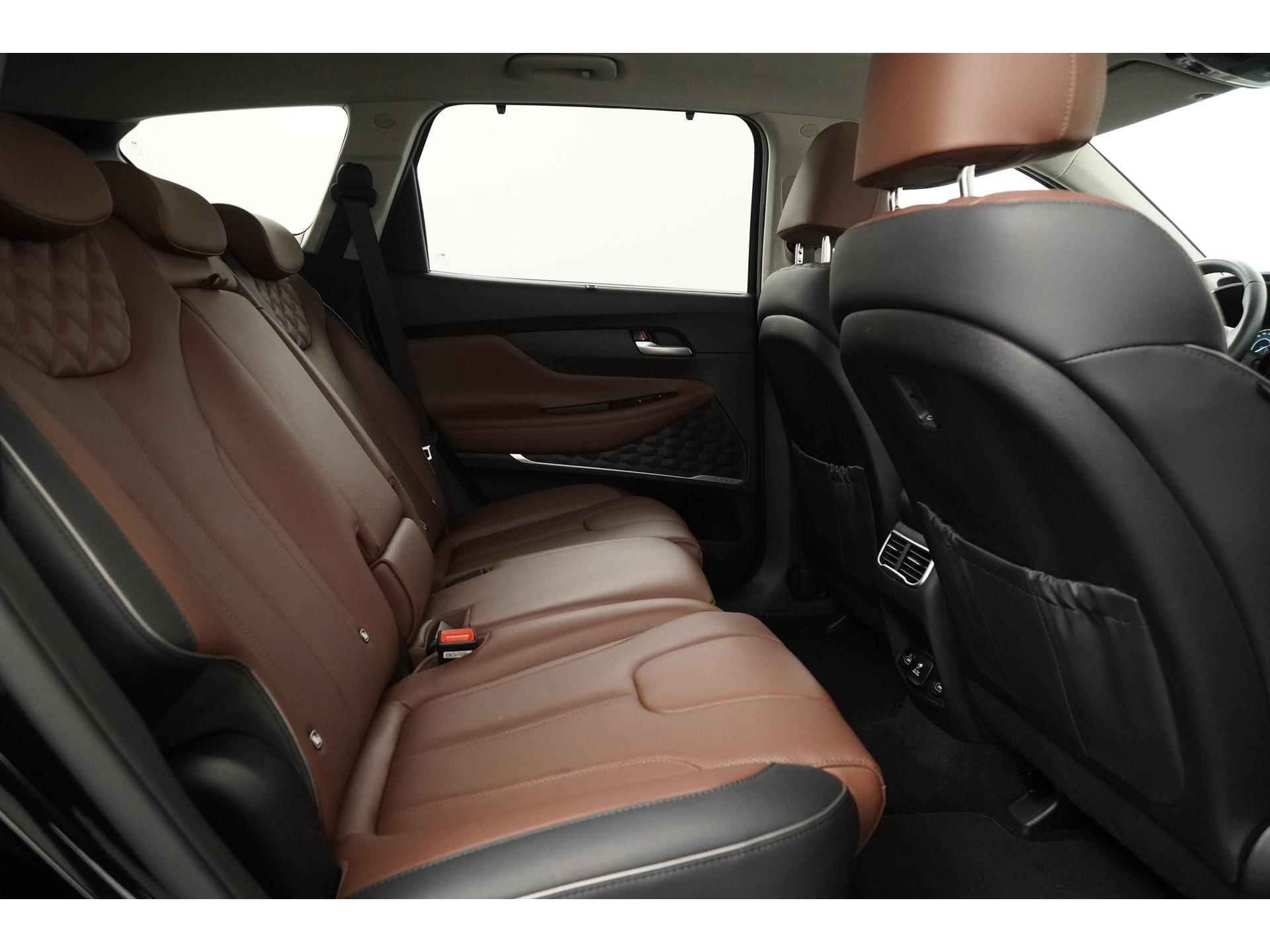 Hyundai Santa Fe 1.6 T-GDI PHEV Premium | Panoramadak | Zondag Open! - 29/58