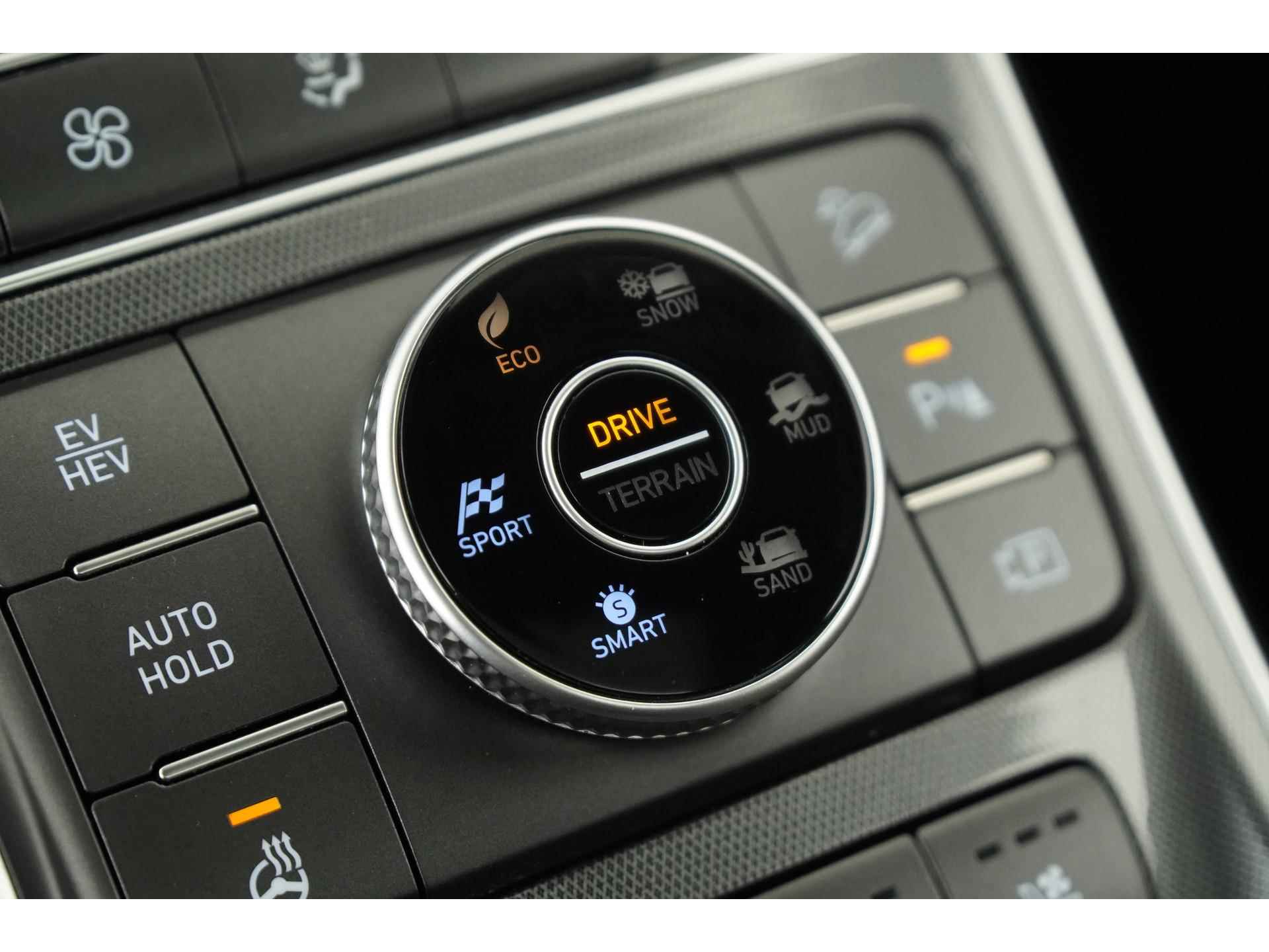 Hyundai Santa Fe 1.6 T-GDI PHEV Premium | Panoramadak | Zondag Open! - 48/58