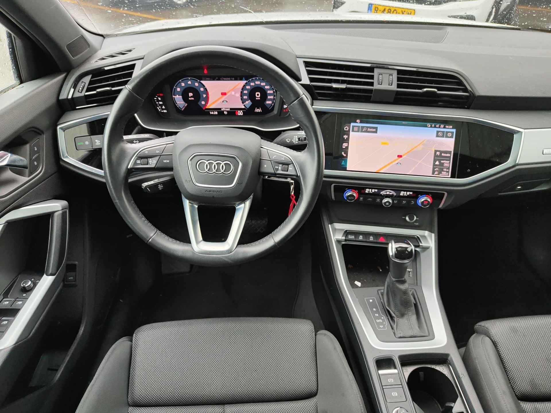 Audi Q3 Sportback 35 TFSI Pro Line business | Pano.dak | 19"| Parkeersensoren | Navigatie - 3/4