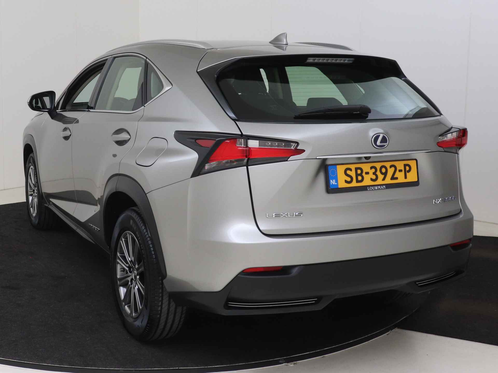 Lexus NX 300h Business Line Limited | Navigatie | Parkeercamera | Bluetooth | - 17/48