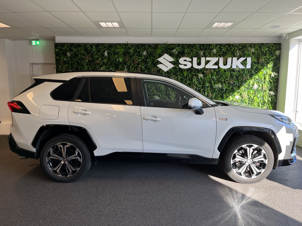 Suzuki Across 2.5 Plug-In Hybrid CVT Autom 2.5 Plug-in Style