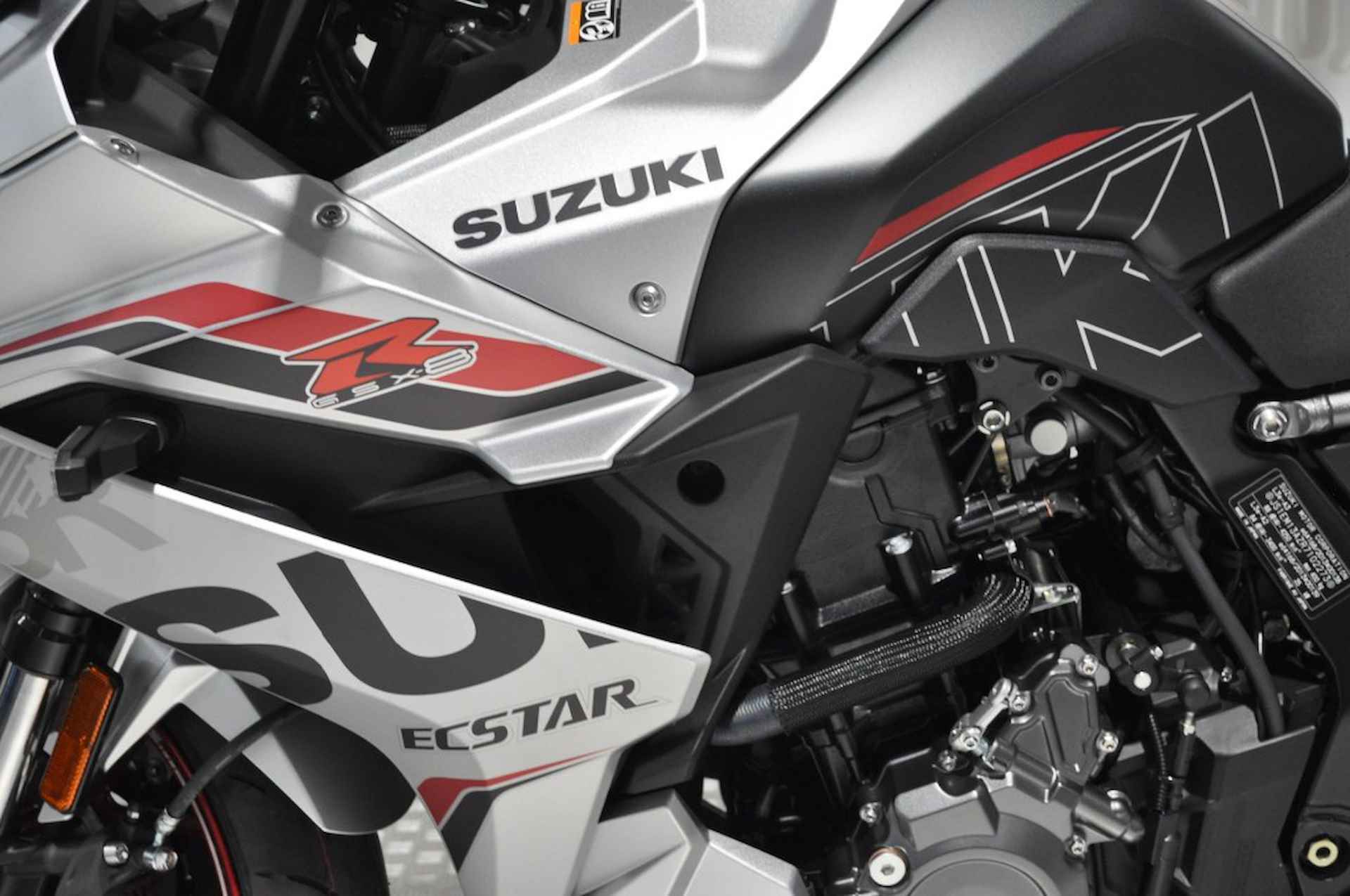 SUZUKI Gsx-8r DEMO - 18/19