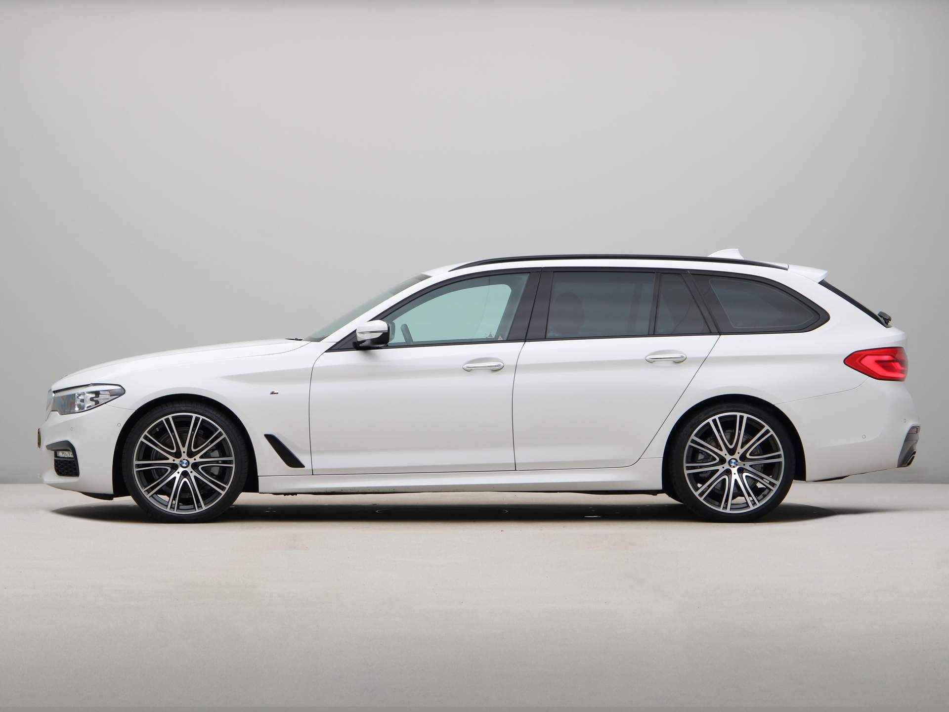 BMW 5 Serie 520i Touring Exe M-Sport Aut. - 13/26