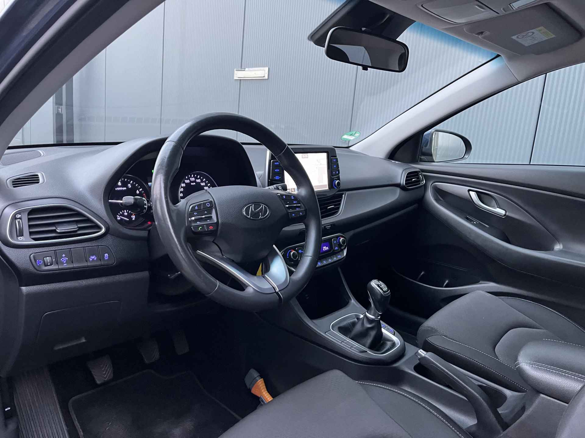 Hyundai i30 Wagon 1.0 T-GDI 120pk Comfort | Camera | Navigatie | Carplay | Cruise controle | Climate controle | Privacy Glass | Parkeersenso - 10/26