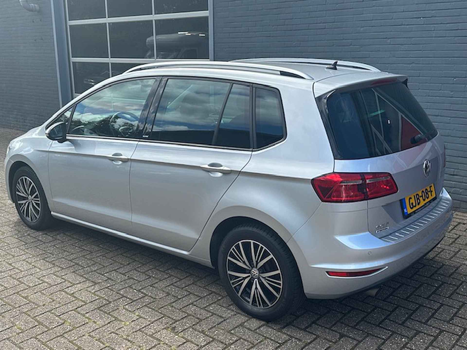 Volkswagen Golf Sportsvan 1.2 TSI Connected Series / Stoelverw./ Adapt.cruisecontrole - 4/25