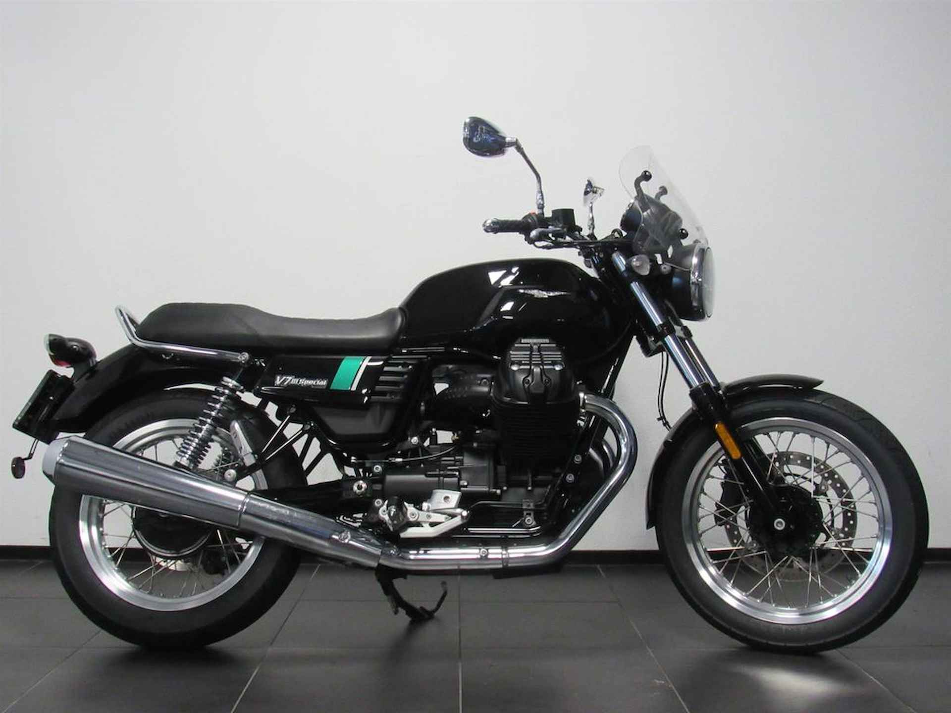 Moto Guzzi V7 III SPECIAL - 1/14