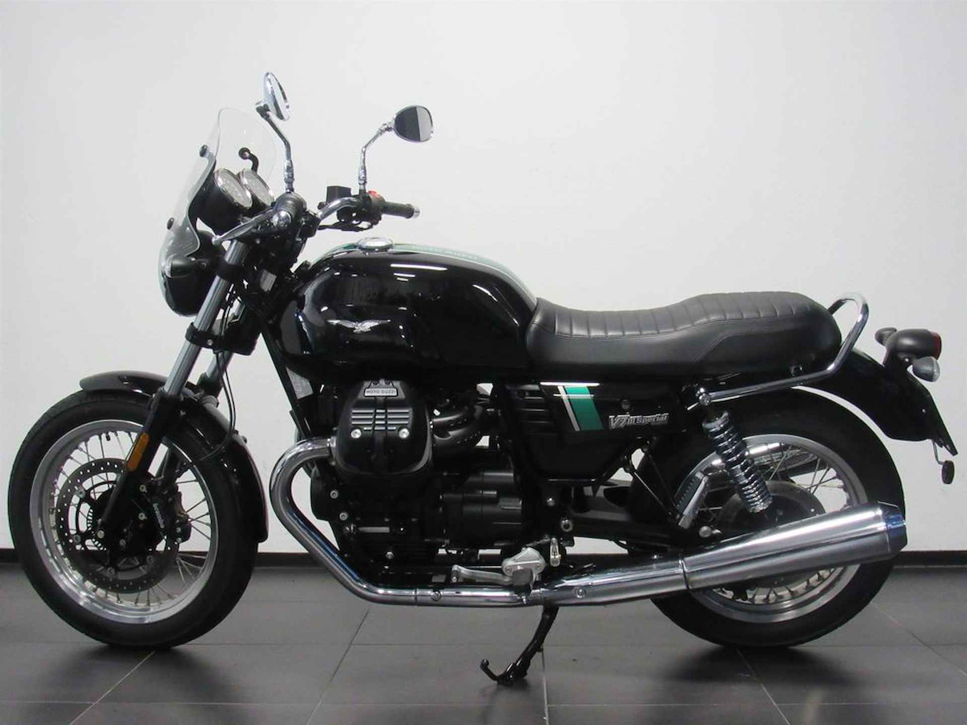 Moto Guzzi V7 III SPECIAL - 4/14