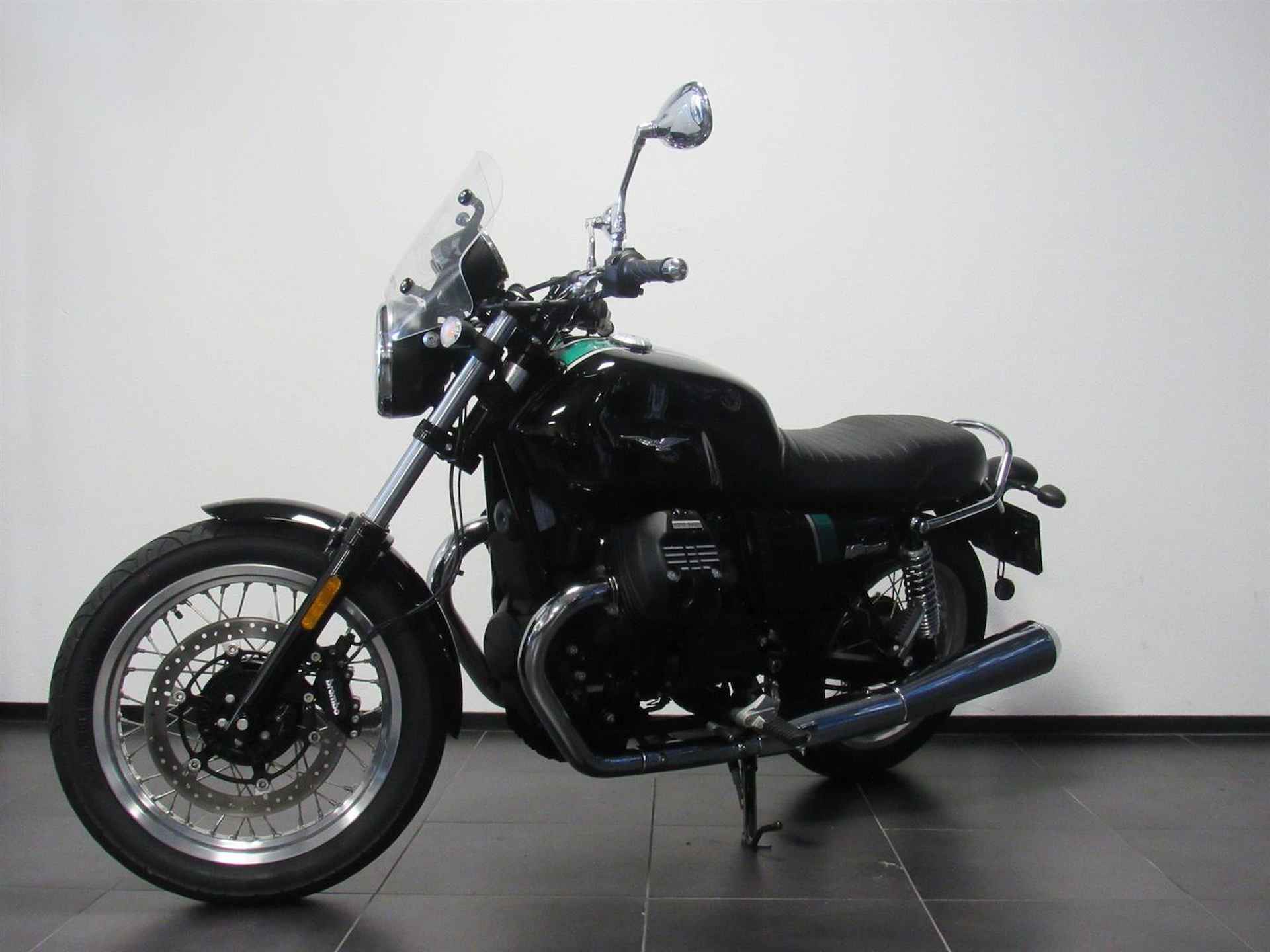 Moto Guzzi V7 III SPECIAL - 2020 - 3/14