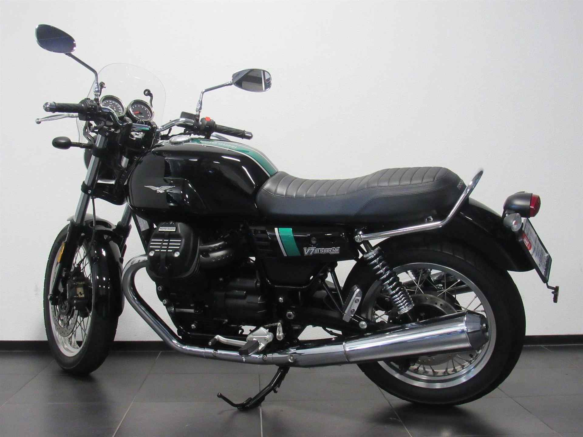 Moto Guzzi V7 III SPECIAL - 2020 - 5/14