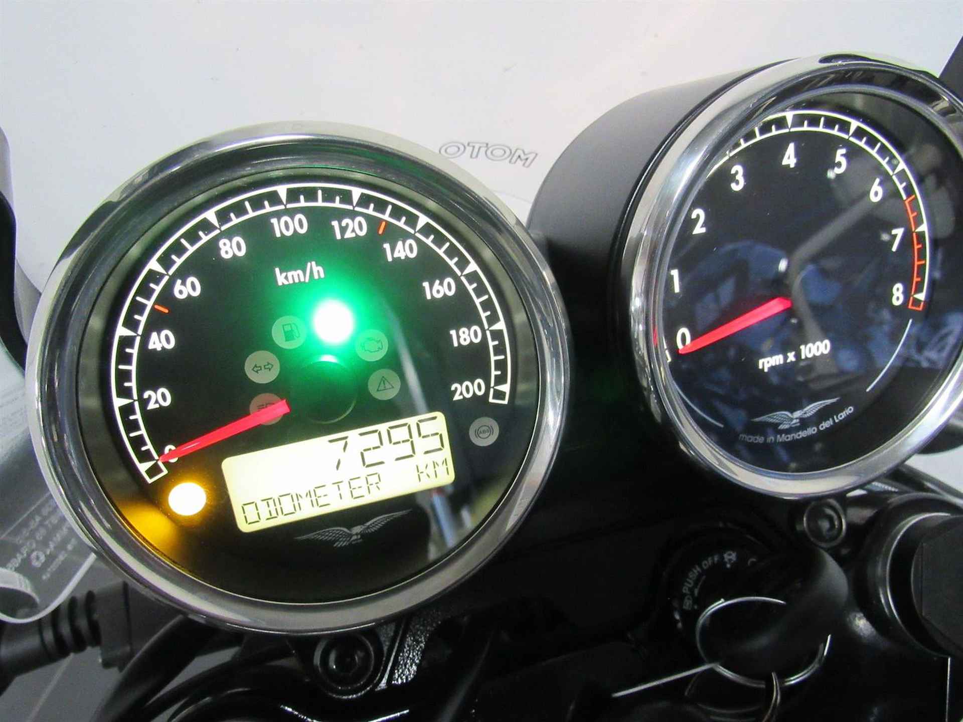 Moto Guzzi V7 III SPECIAL - 2020 - 7/14