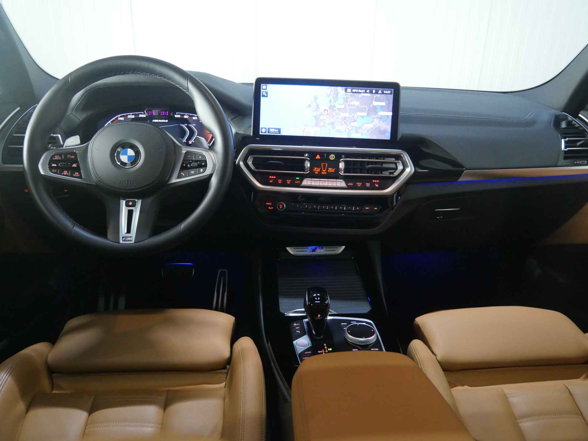 BMW X3 M40d xDrive High Executive Automaat / BMW M 50 Jahre uitvoering / Panoramadak / Laserlight / Trekhaak / M Sportstoelen / Adaptief M Onderstel / Parking Assistant Plus - 4/42