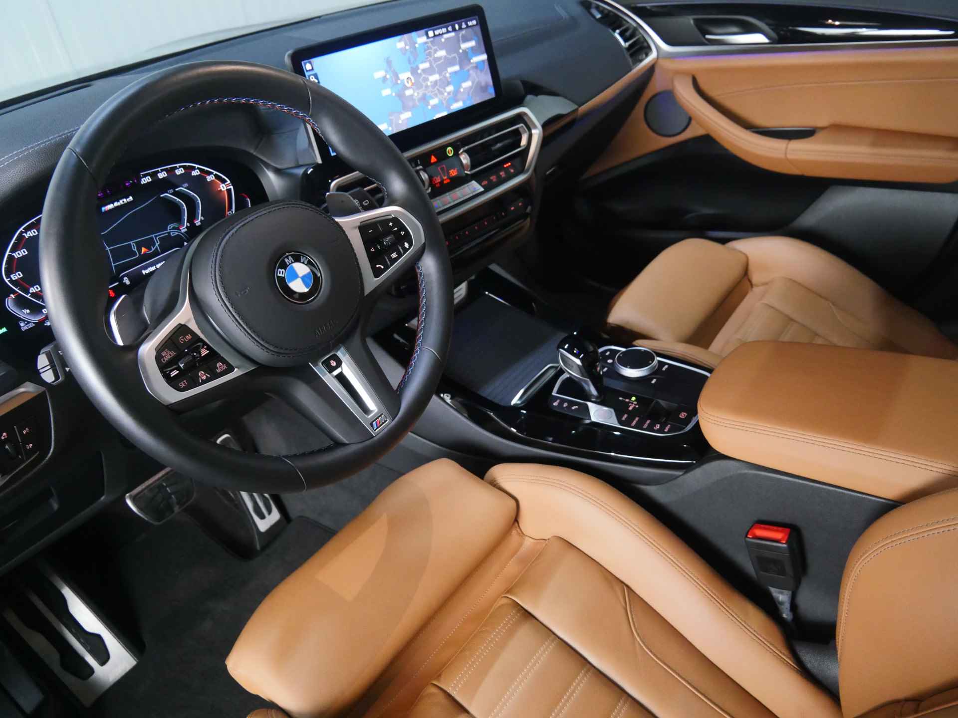 BMW X3 M40d xDrive High Executive Automaat / BMW M 50 Jahre uitvoering / Panoramadak / Laserlight / Trekhaak / M Sportstoelen / Adaptief M Onderstel / Parking Assistant Plus - 10/42
