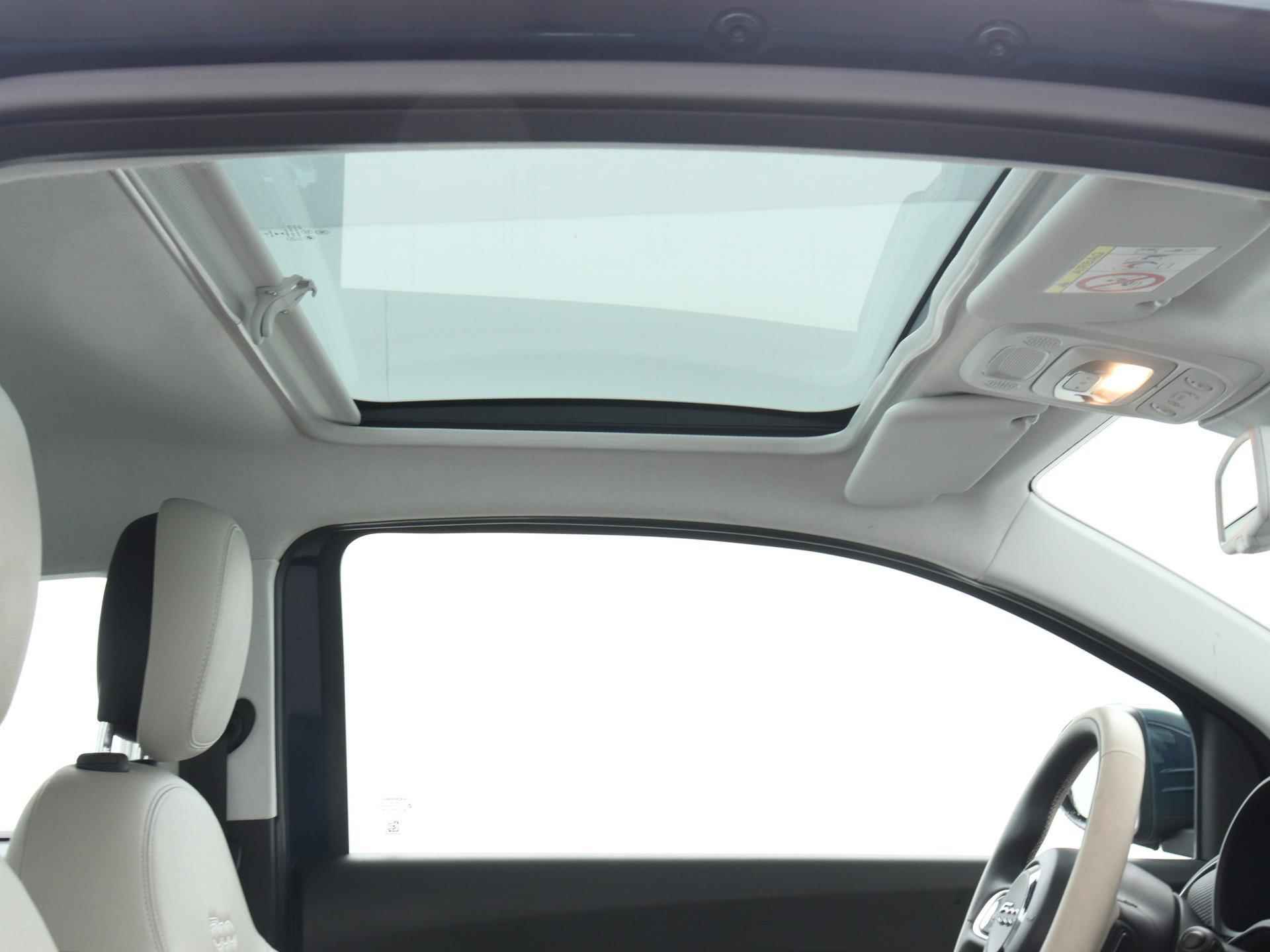 Fiat 500 La Prima 42 kWh | Navigatie | Lederen bekleding | Parkeersensoren voor + achter | Adaptive Cruise control  | Panorama dak - 4/24