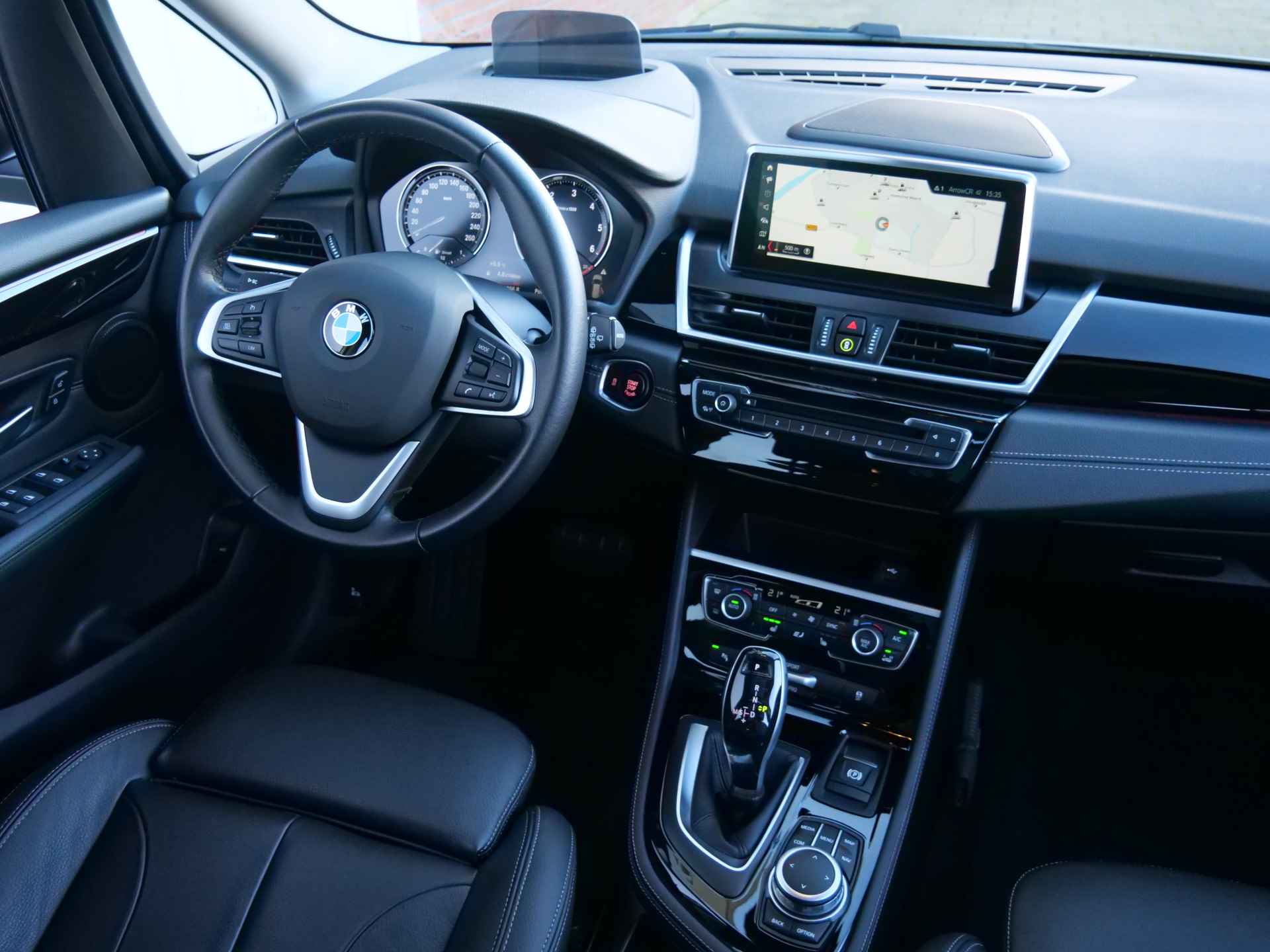 BMW 2 Serie Gran Tourer 220d xDrive 7p. High Executive 191 Pk Automaat Navi / DAB / Camera / Leer / Pano-dak - 2/42