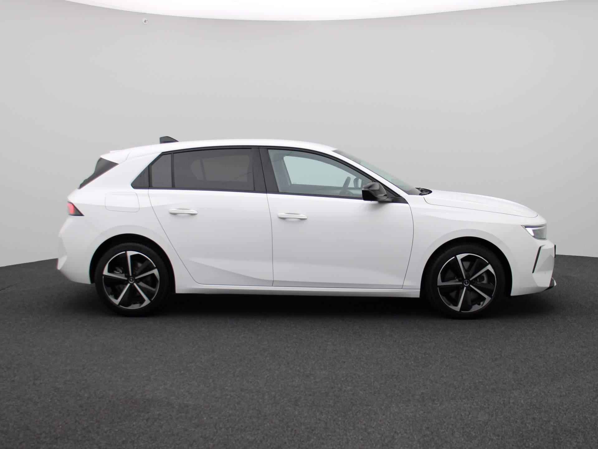 Opel Astra 1.6 Hybrid Edition | Navigatie | Camera | Climate control | Adaptieve Cruise Control - 2/31