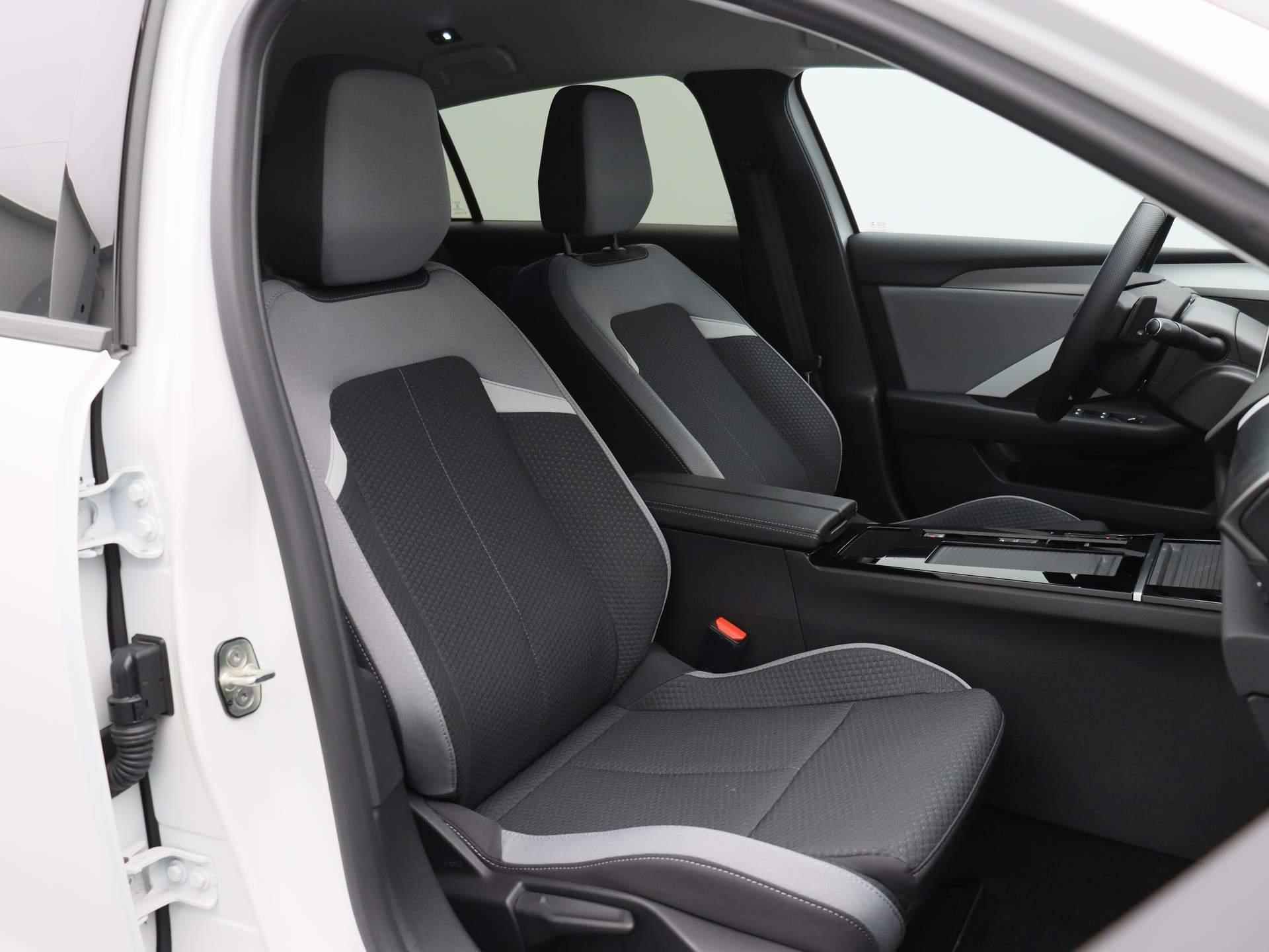 Opel Astra 1.6 Hybrid Edition | Navigatie | Camera | Climate control | Adaptieve Cruise Control - 20/31