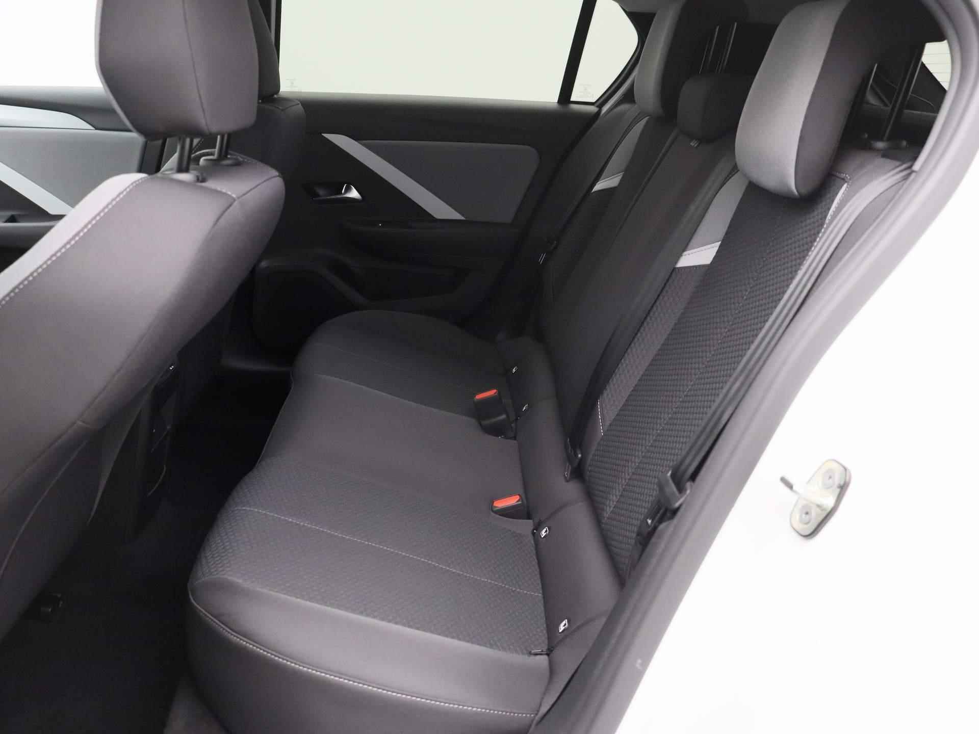 Opel Astra 1.6 Hybrid Edition | Navigatie | Camera | Climate control | Adaptieve Cruise Control - 24/31