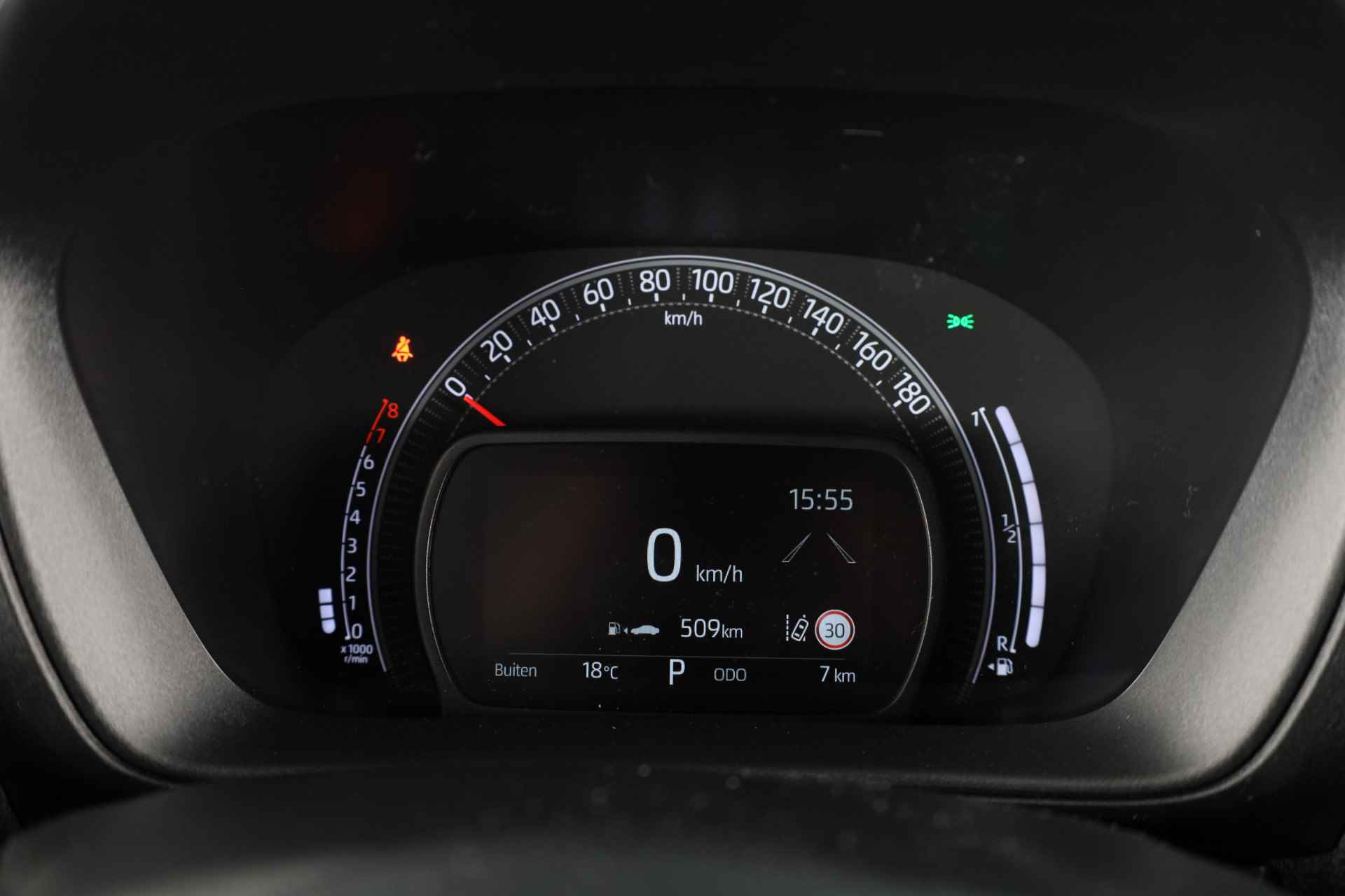 Toyota Aygo X 1.0 VVT-i S-CVT Automaat Pulse *Demo* | LED Verlichting | Climate Control | - 7/36
