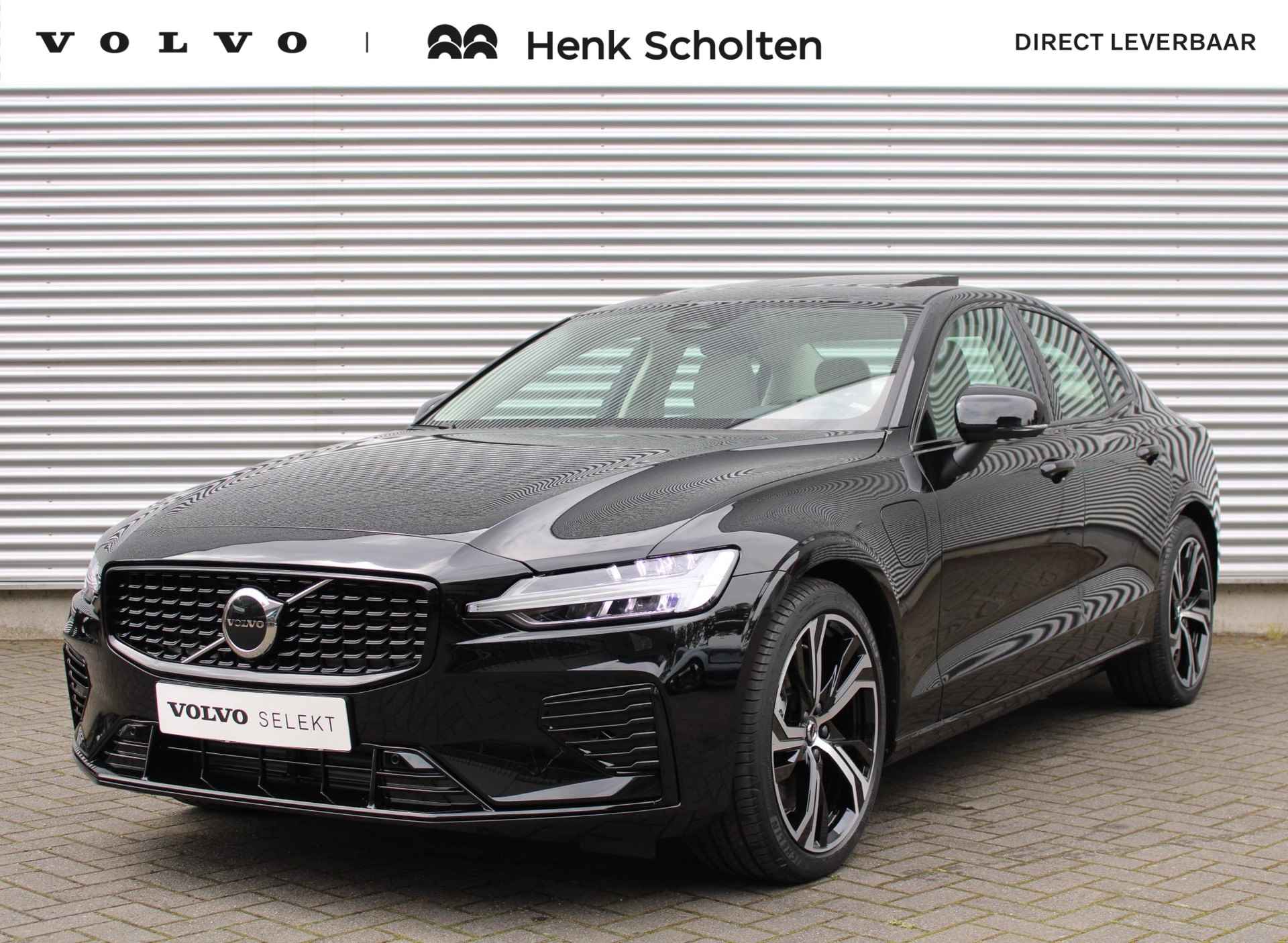 Volvo S60 Recharge T6 AWD AUT8 350PK Plus Dark, Panoramisch Schuif-/Kanteldak, Power Seats Met Geheugenfunctie, Keyless Entry, 19" Lichtmetalen Velgen, Lederen Bekleding, Adaptieve Cruise Control Met Pilot Assist, BLIS Dodehoekdetectie, Verwarmbare Voor- en Achterstoelen, Stuurwielverwarming - 1/15