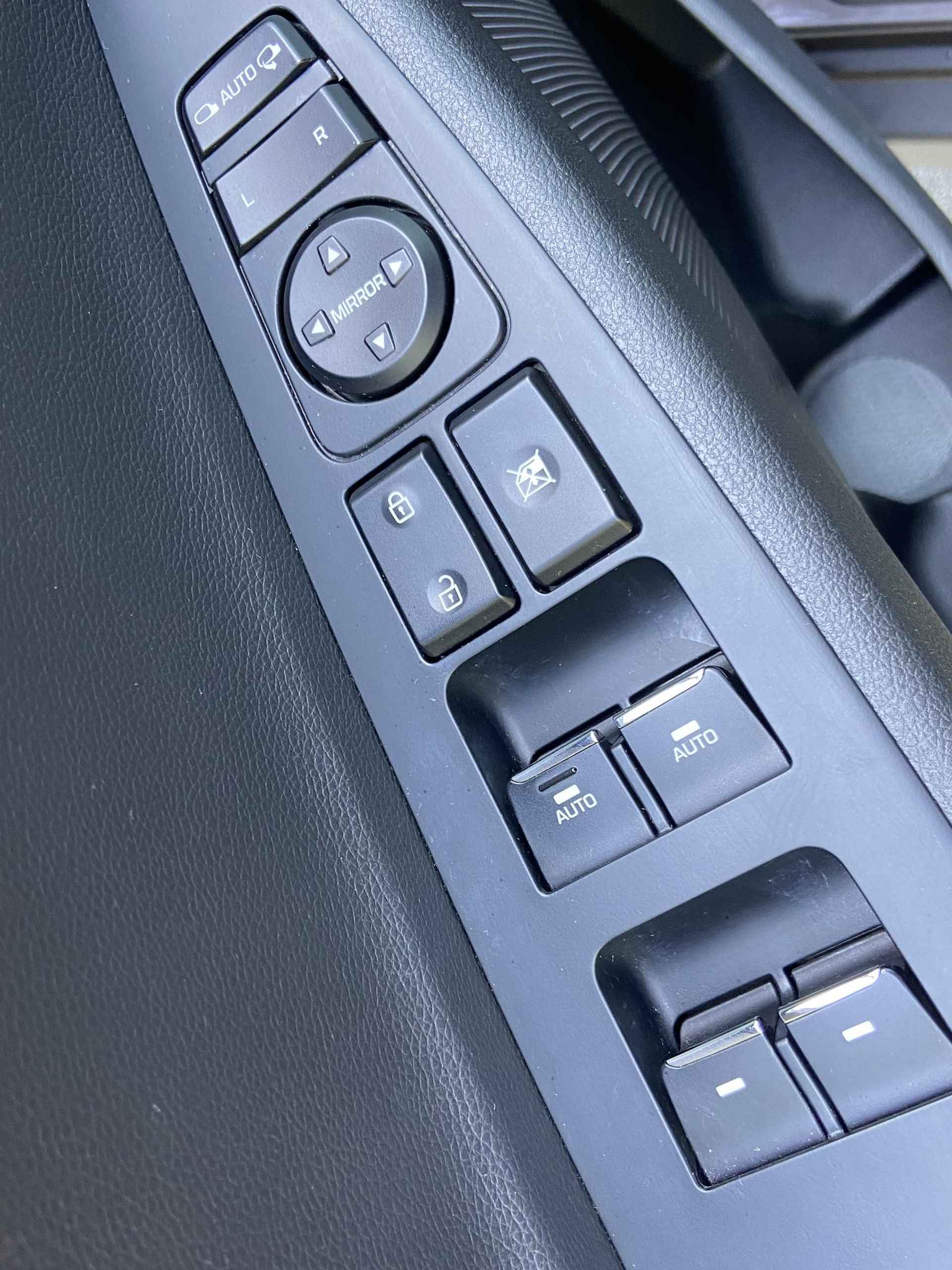 Hyundai Tucson 1.6 T-GDI 177 PK Premium | Lederen bekleding | 19''Lmv | Geïntegreerde navigatiesysteem | Camera + pdc || - 36/60