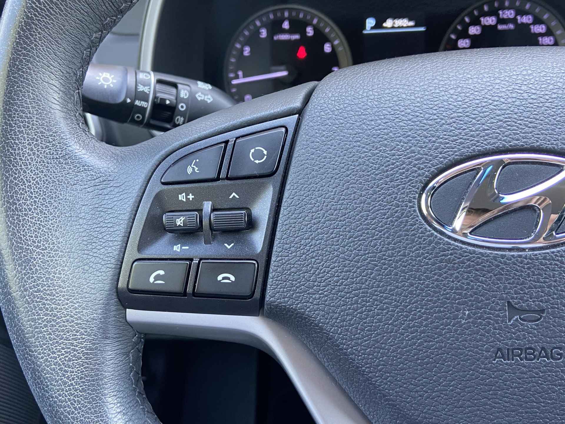 Hyundai Tucson 1.6 T-GDI 177 PK Premium | Lederen bekleding | 19''Lmv | Geïntegreerde navigatiesysteem | Camera + pdc || - 39/60