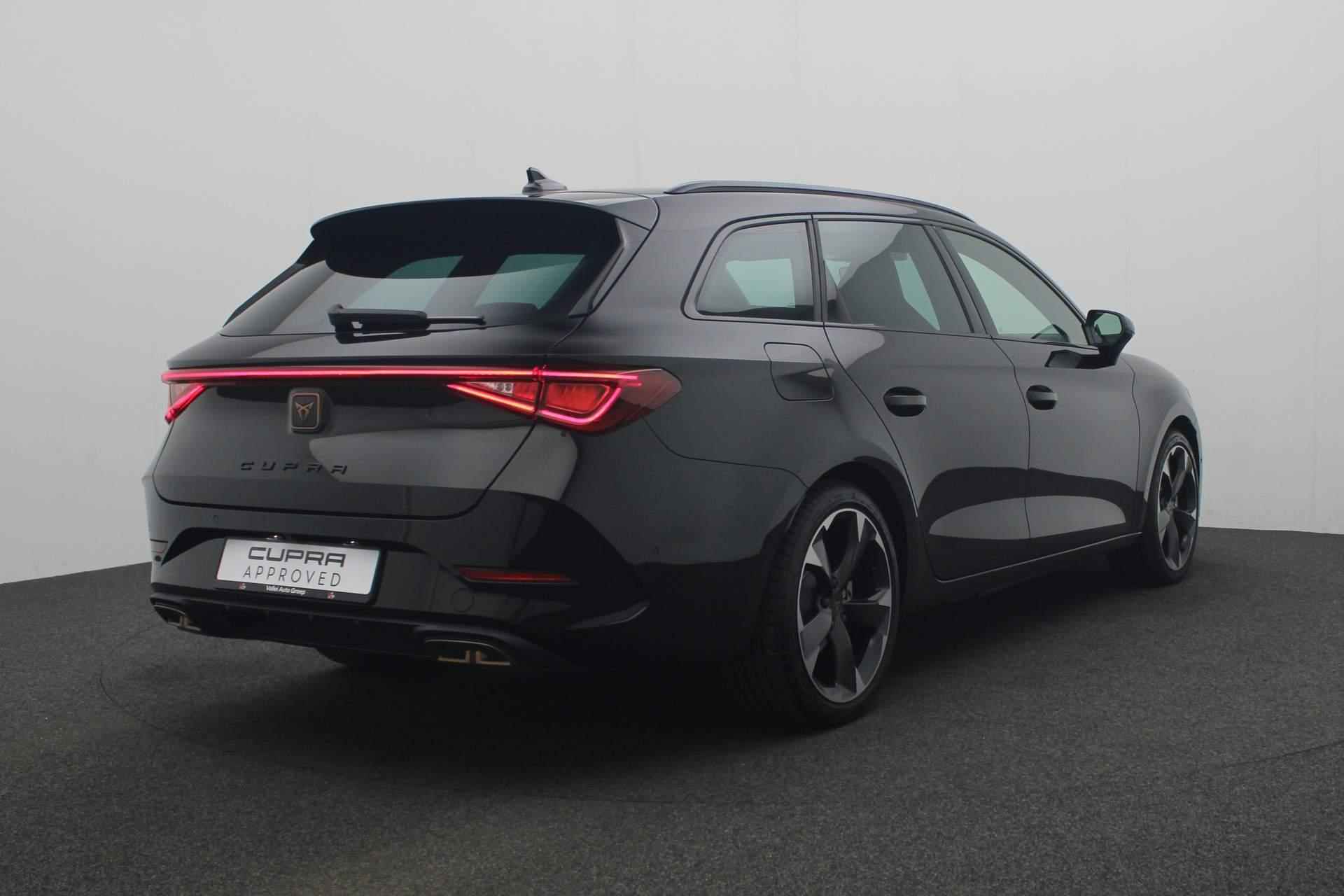 CUPRA Leon Sportstourer 1.4 204PK DSG e-Hybrid Business | Trekhaak | Adaptief onderstel | Camera | Navi | Stuur-/stoelverwarming | Keyless | Apple Carplay / Android Auto - 4/43