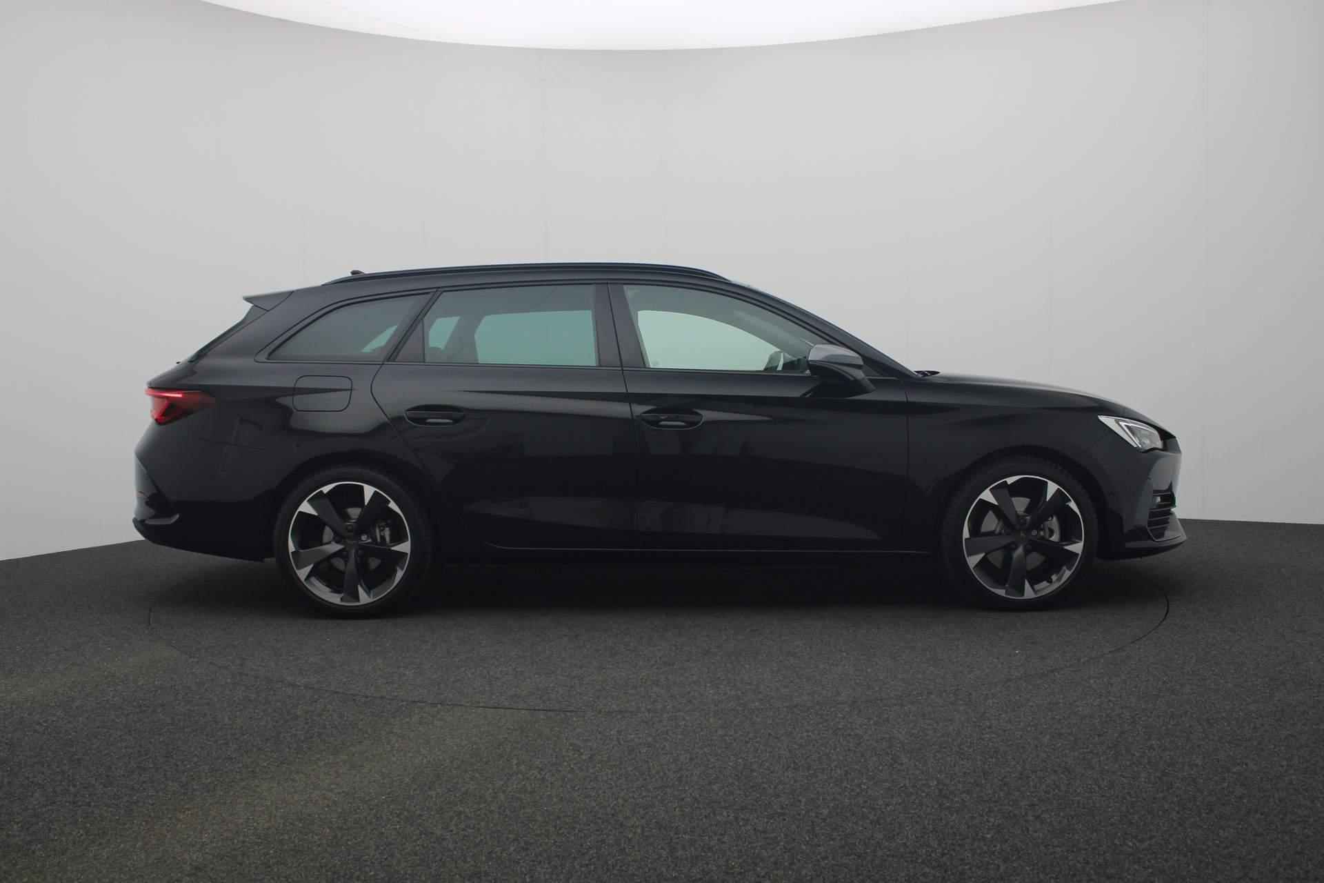 CUPRA Leon Sportstourer 1.4 204PK DSG e-Hybrid Business | Trekhaak | Adaptief onderstel | Camera | Navi | Stuur-/stoelverwarming | Keyless | Apple Carplay / Android Auto - 18/43