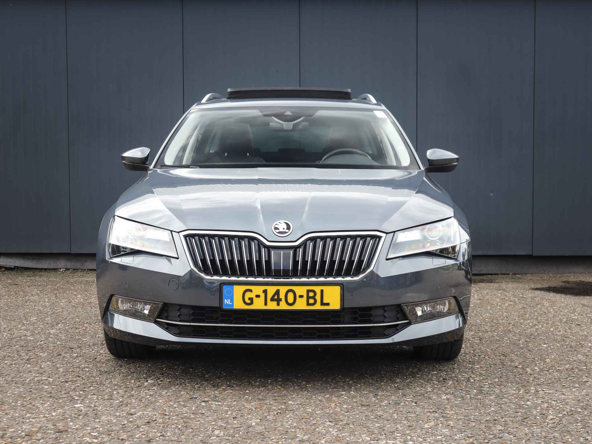 Škoda Superb Combi 1.5 TSI ACT Ambition Business (150 PK) 1e-Eig, Skoda-Dealer-Onderh, 12-Mnd-BOVAG, NL-Auto, Navigatie/Apple-Carplay/Android-Auto, Airco, Panorama, Cruisecontrol, Achteruitrijcamera, Parkeersensoren, DAB, Licht-Zicht-Pakket, Elek.-Achterklep, Lm-Velgen-17Inch, Privacy-Glas - 36/42