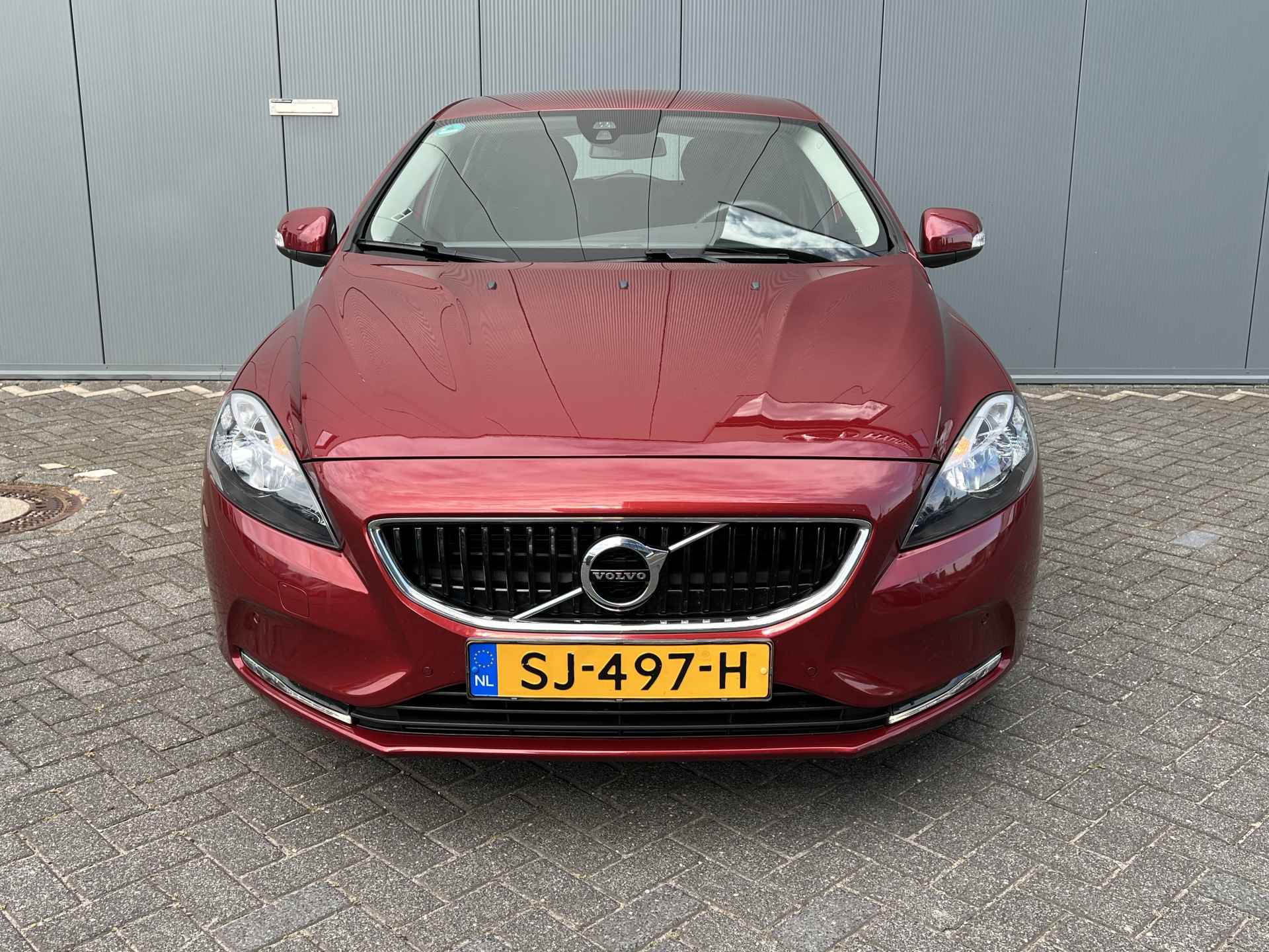 Volvo V40 1.5 T2 123pk Nordic Automaat | Climate | Keyless | Navigatie | 16" Lichtmetaal | Afn. Trekhaak | Cruisecontrol | Business Pack | - 5/25