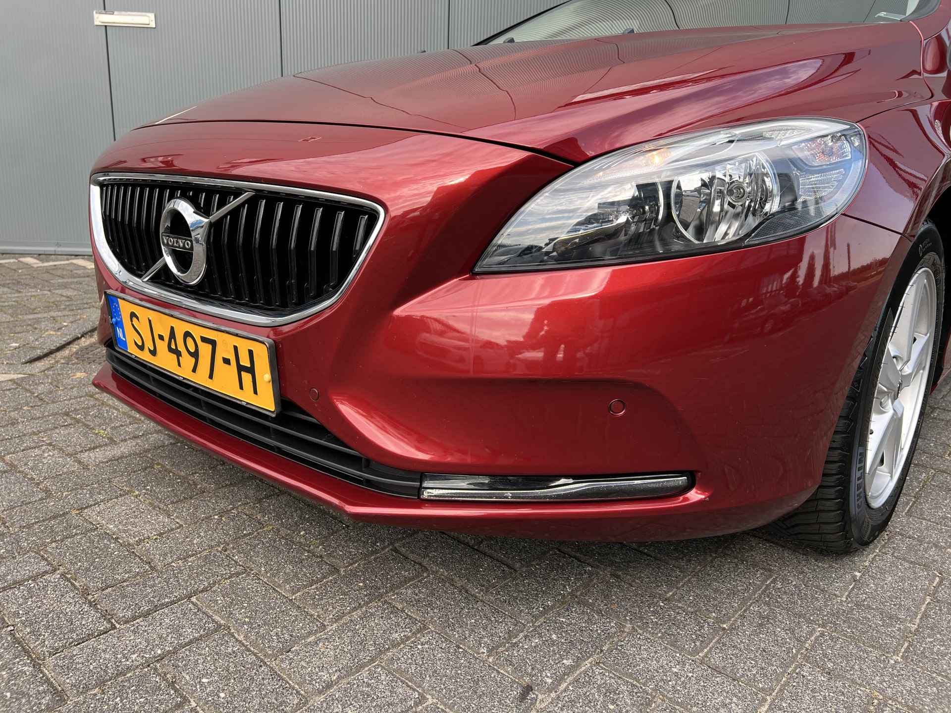 Volvo V40 1.5 T2 123pk Nordic Automaat | Climate | Keyless | Navigatie | 16" Lichtmetaal | Afn. Trekhaak | Cruisecontrol | Business Pack | - 9/25