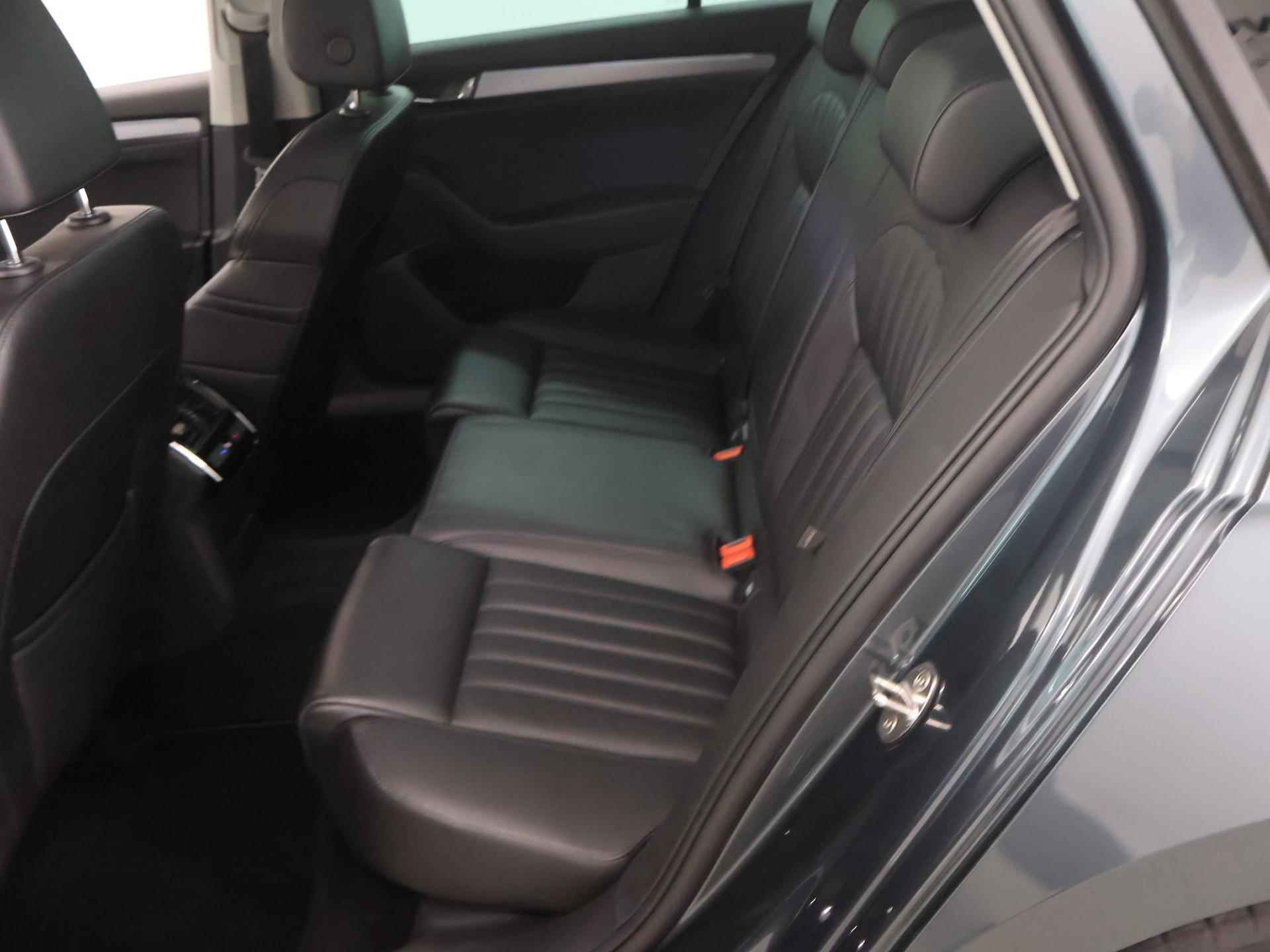 Skoda Superb Combi 1.4 TSI ACT Style Business | Trekhaak | DAB | Memory stoelen | Stoelverwarming | Panoramadak | lederen bekleding | - 12/42