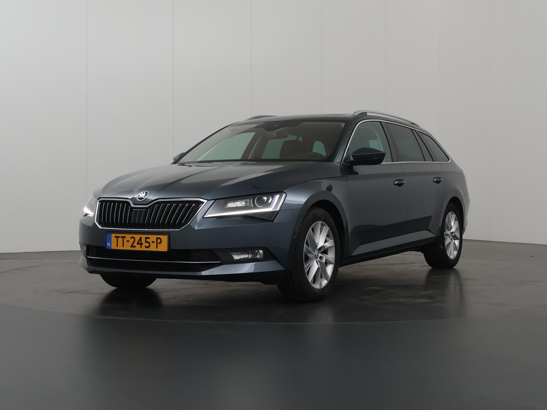 Skoda Superb Combi 1.4 TSI ACT Style Business | Trekhaak | DAB | Memory stoelen | Stoelverwarming | Panoramadak | lederen bekleding |