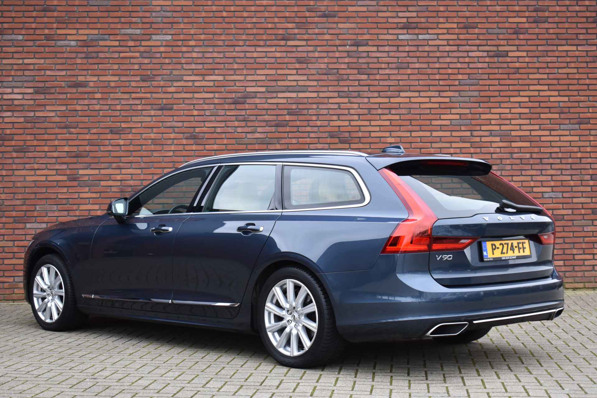 Volvo V90 T4 190PK Inscription | Harman/Kardon | Schuifdak | DAB | - 2/33