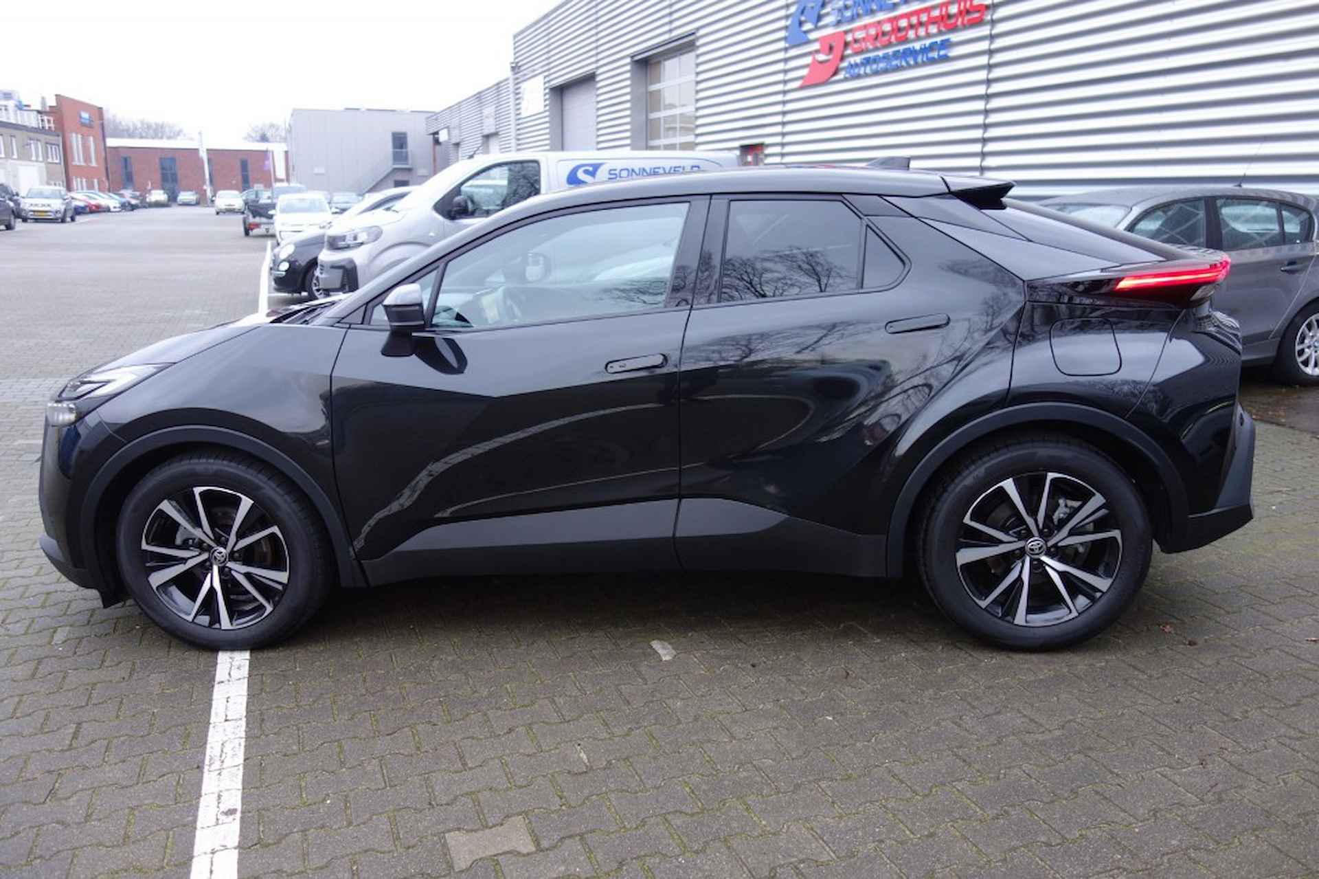 TOYOTA C-hr 1.8 HYBR 140 FIRST, Navi, Elek a. klep, 18 Inch, Fabrieksgaranti - 4/37