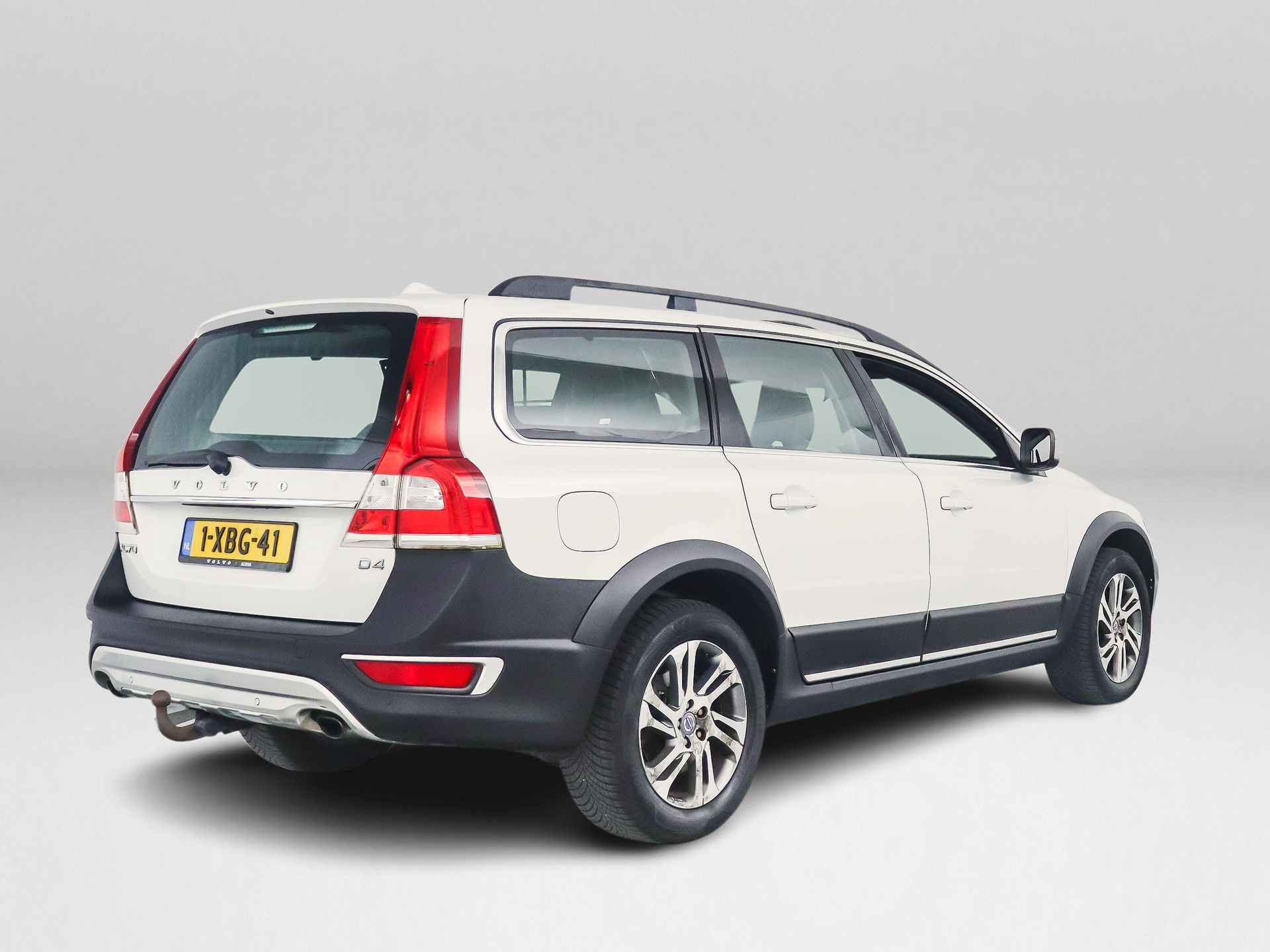 Volvo XC70 D4 FWD Nordic+ | Schuif-/kanteldak | Stoelverwarming | Trekhaak - 3/35