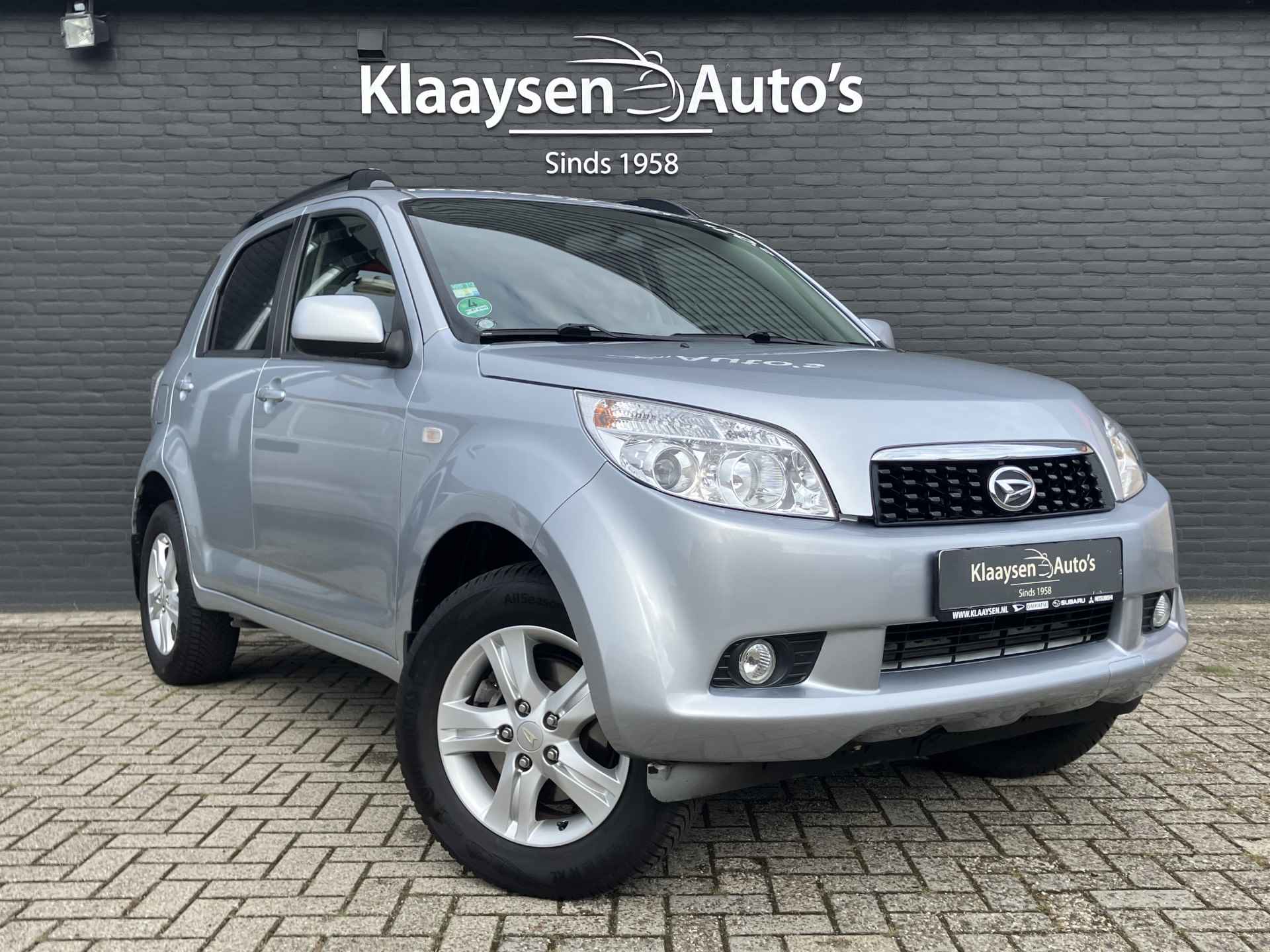 Daihatsu Terios 1.5 4WD Track AUT. | 1e eigenaar | dealer onderhouden | climate control | stoelverwarming | dakrailing | reservewiel | 55.000 KM - 4/30