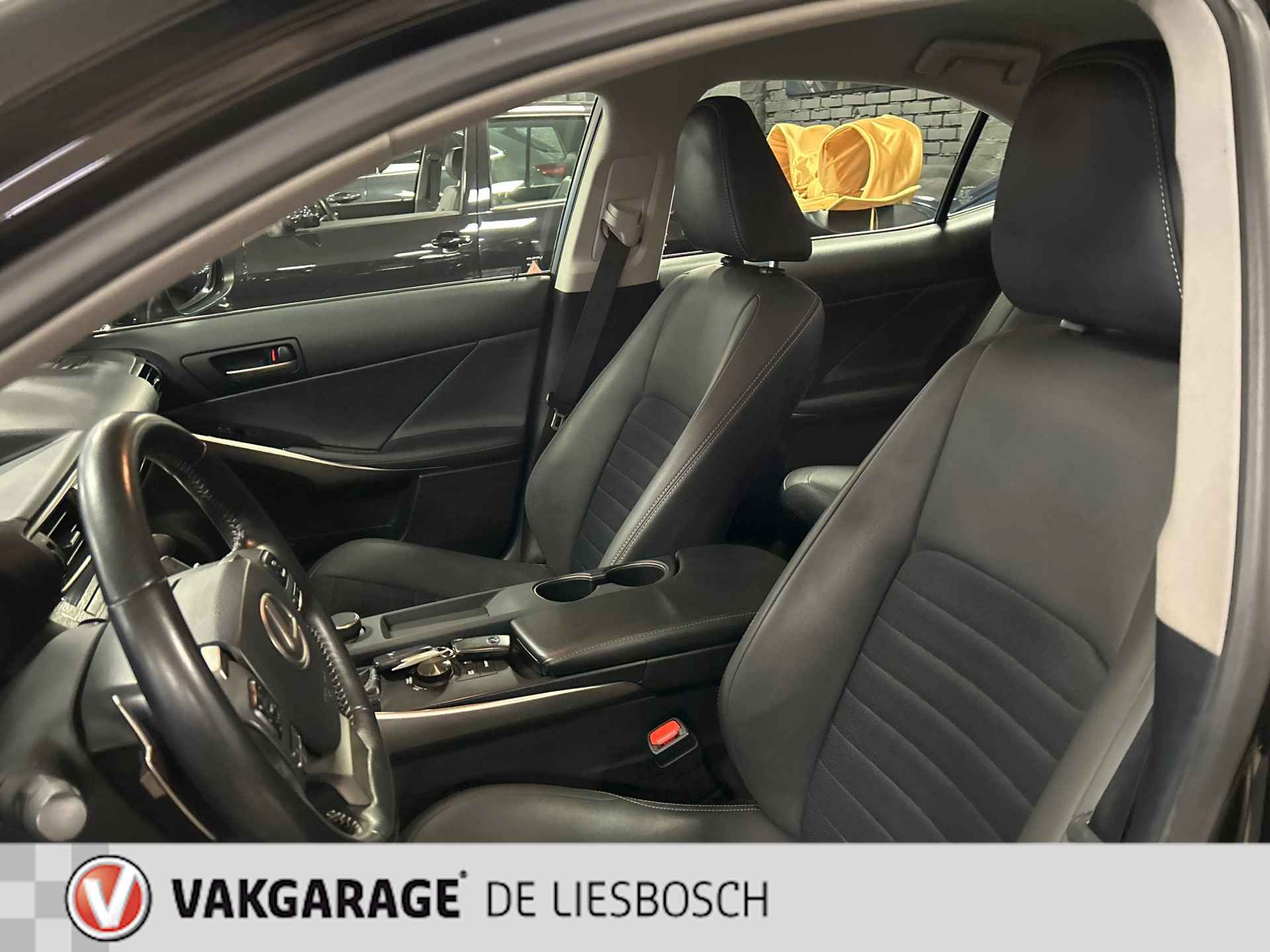 Lexus IS 300h Hybrid,leer alcantara,navi,boeken ,origineel ned - 11/23