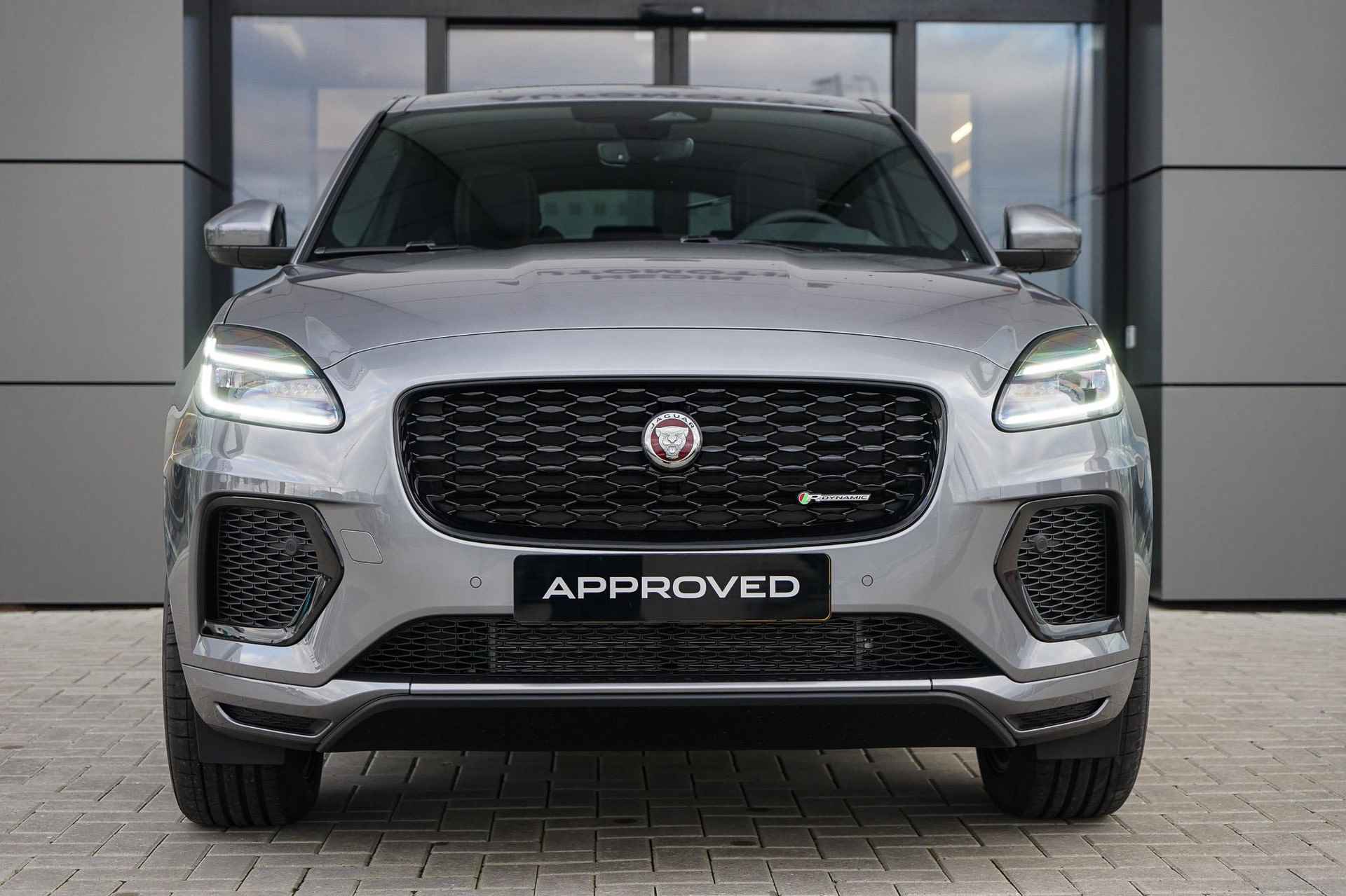 Jaguar E-PACE 1.5 P300e AWD R-Dynamic SE | 20" | Panoramadak | Adaptive cruise - 2/31