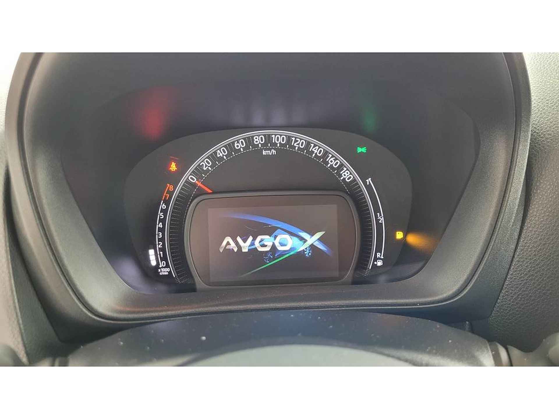 Toyota Aygo X 1.0 VVT-i First Apple-carplay Stoelverw - 10/21