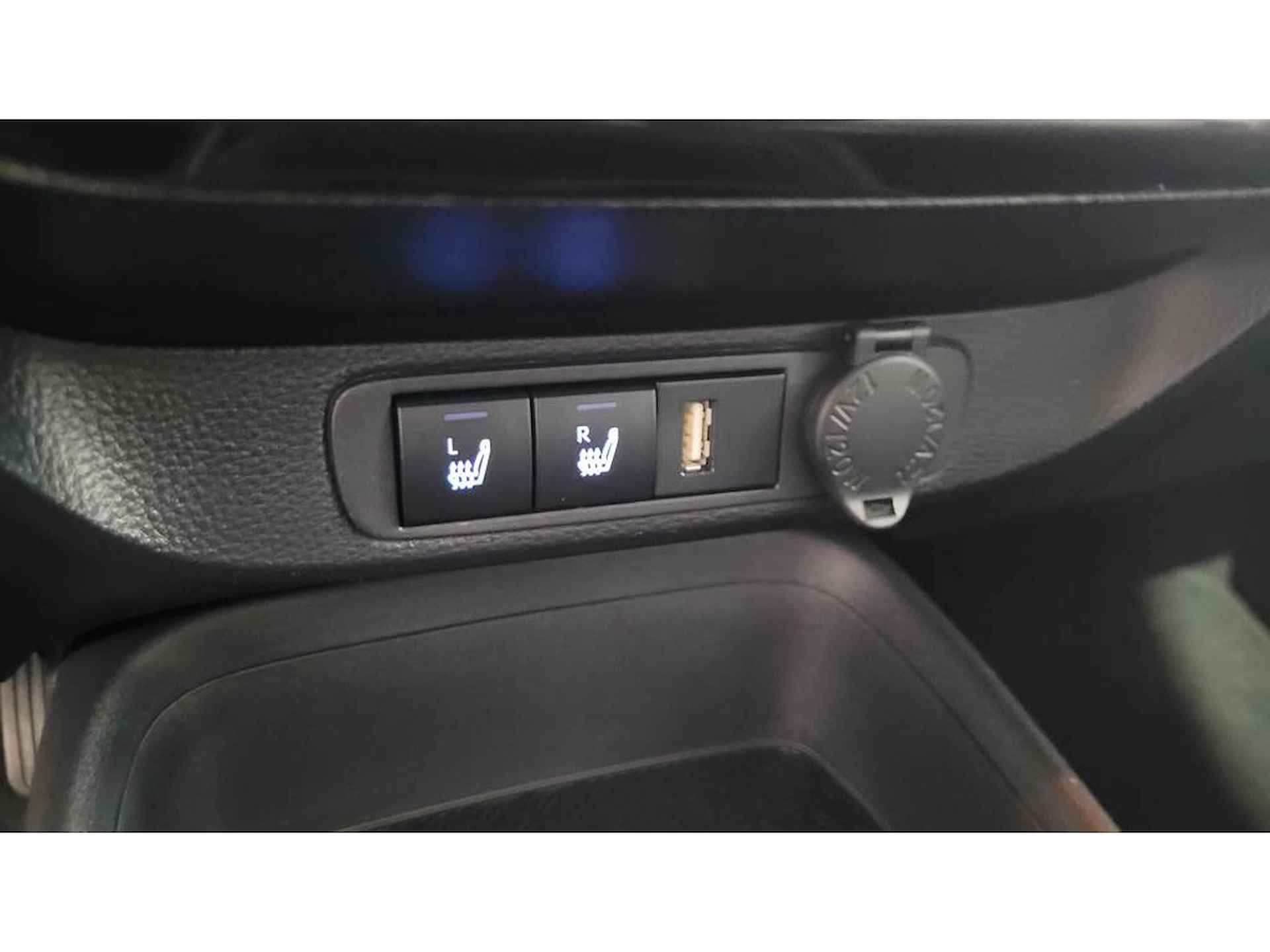 Toyota Aygo X 1.0 VVT-i First Apple-carplay Stoelverw - 14/21