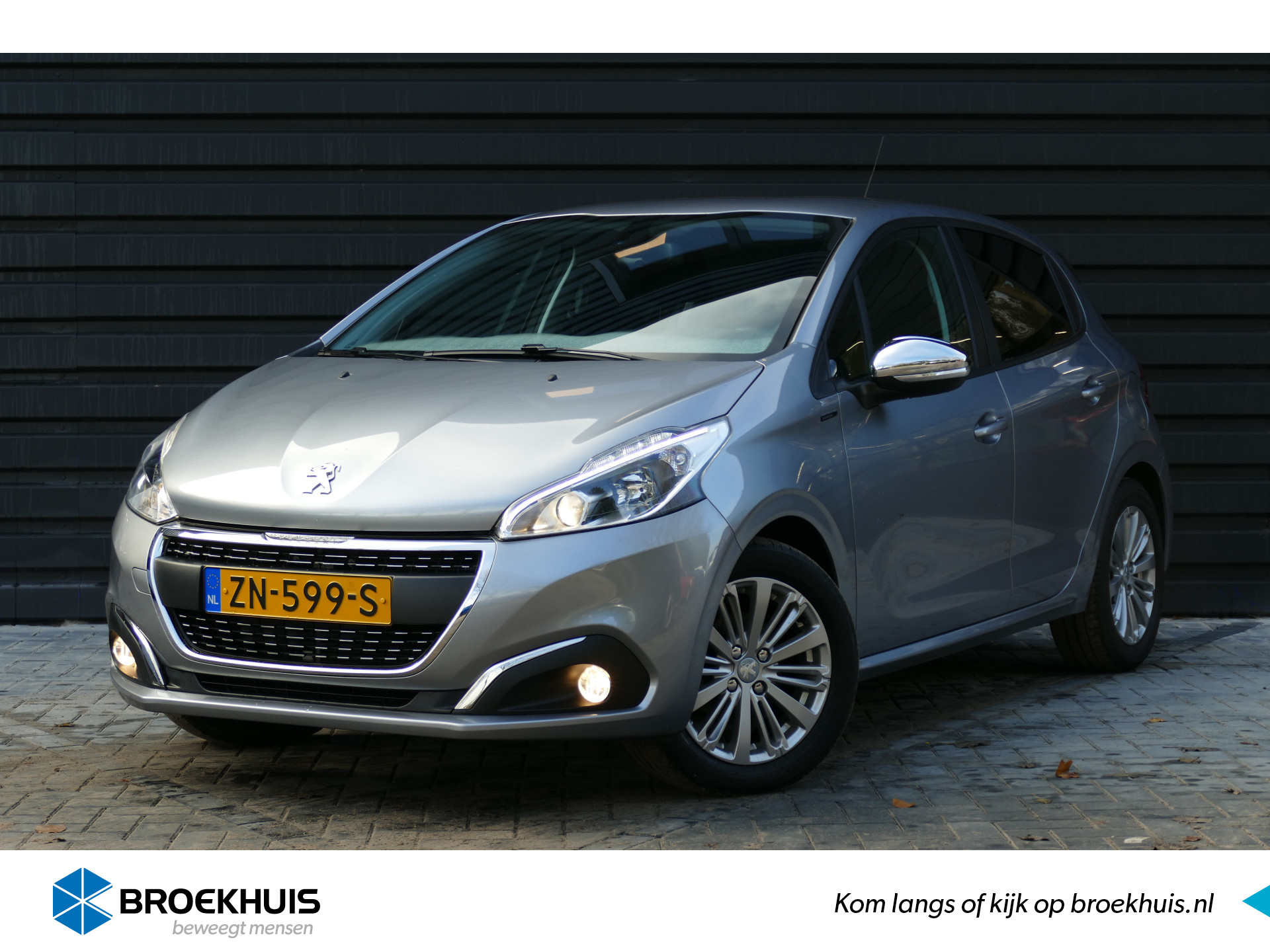 Peugeot 208 1.2 PURETECH 82PK 5-DRS SIGNATURE / NAVI / LED / CLIMA / PDC / 16"LMV / BLUETOOTH / CRUISECONTROL / 1E EIGENAAR / NIEUWSTAAT!!